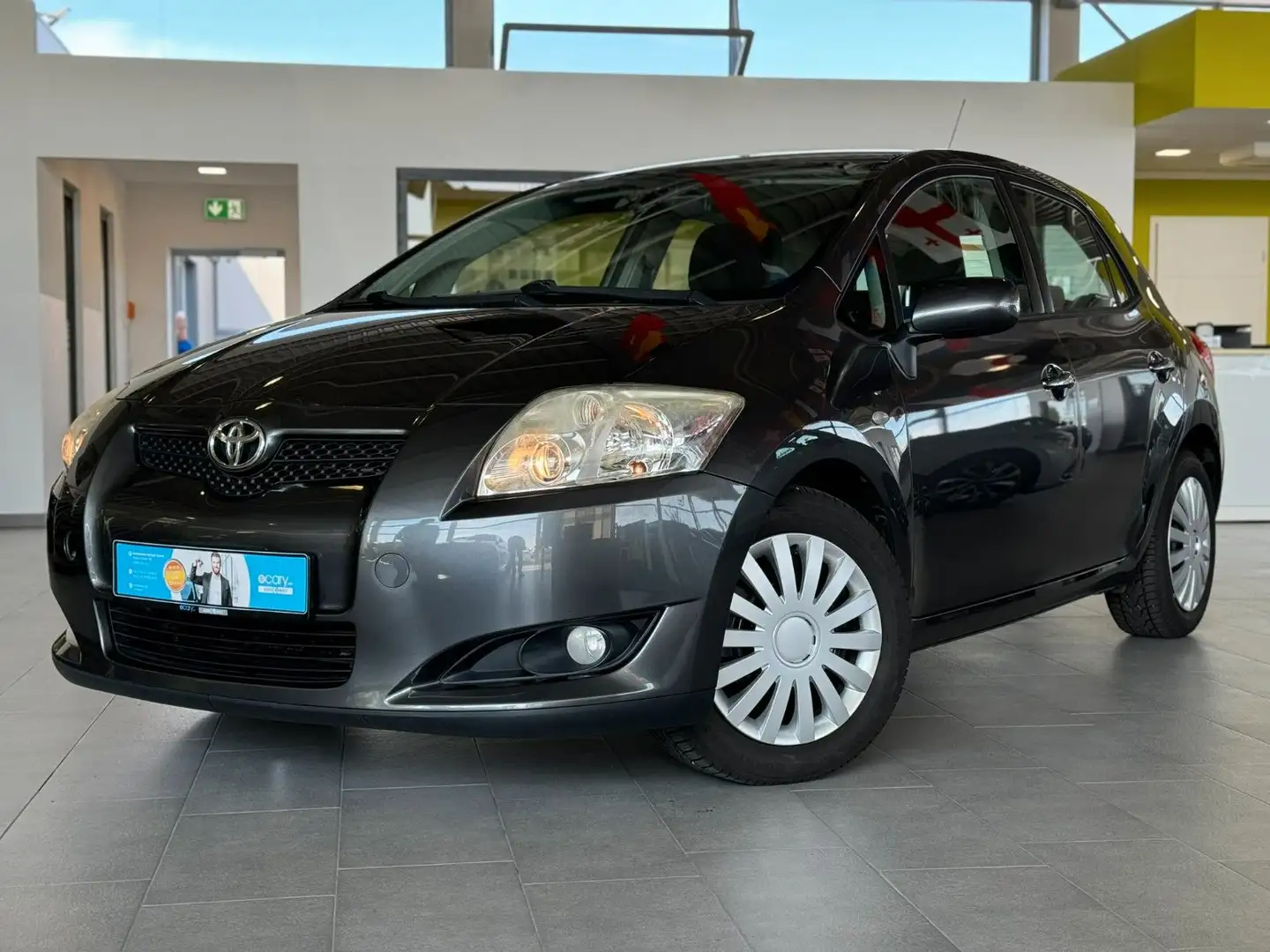 Toyota Auris 2. Hand, Klima, CD, Grijs - 1
