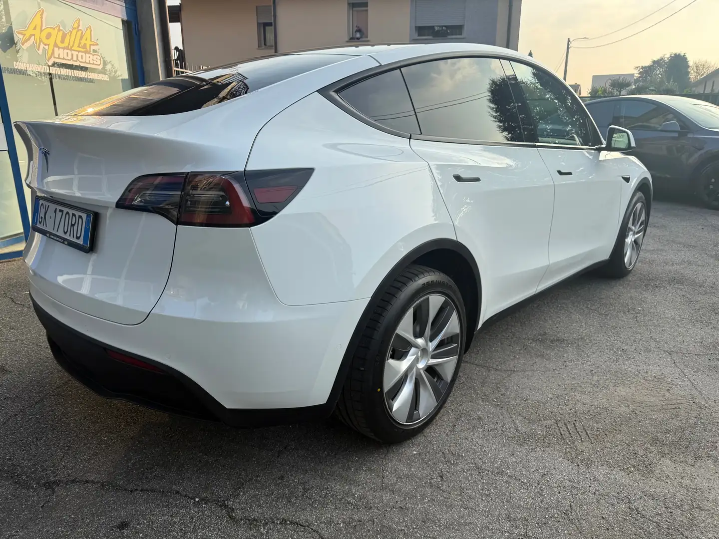 Tesla Model Y Model Y Long Range Dual Motor awd - 2