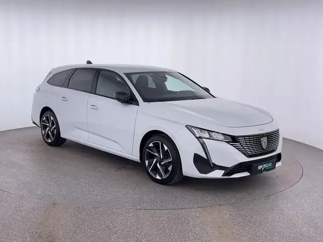 Peugeot 308 view 3