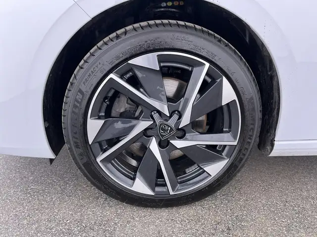 Peugeot 308 view 7