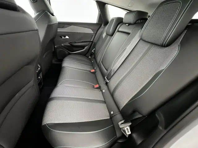 Peugeot 308 view 9