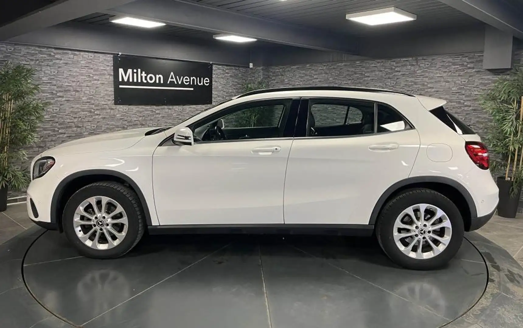 Mercedes-Benz GLA 180 GLA 180  Inspiration Blanc - 2