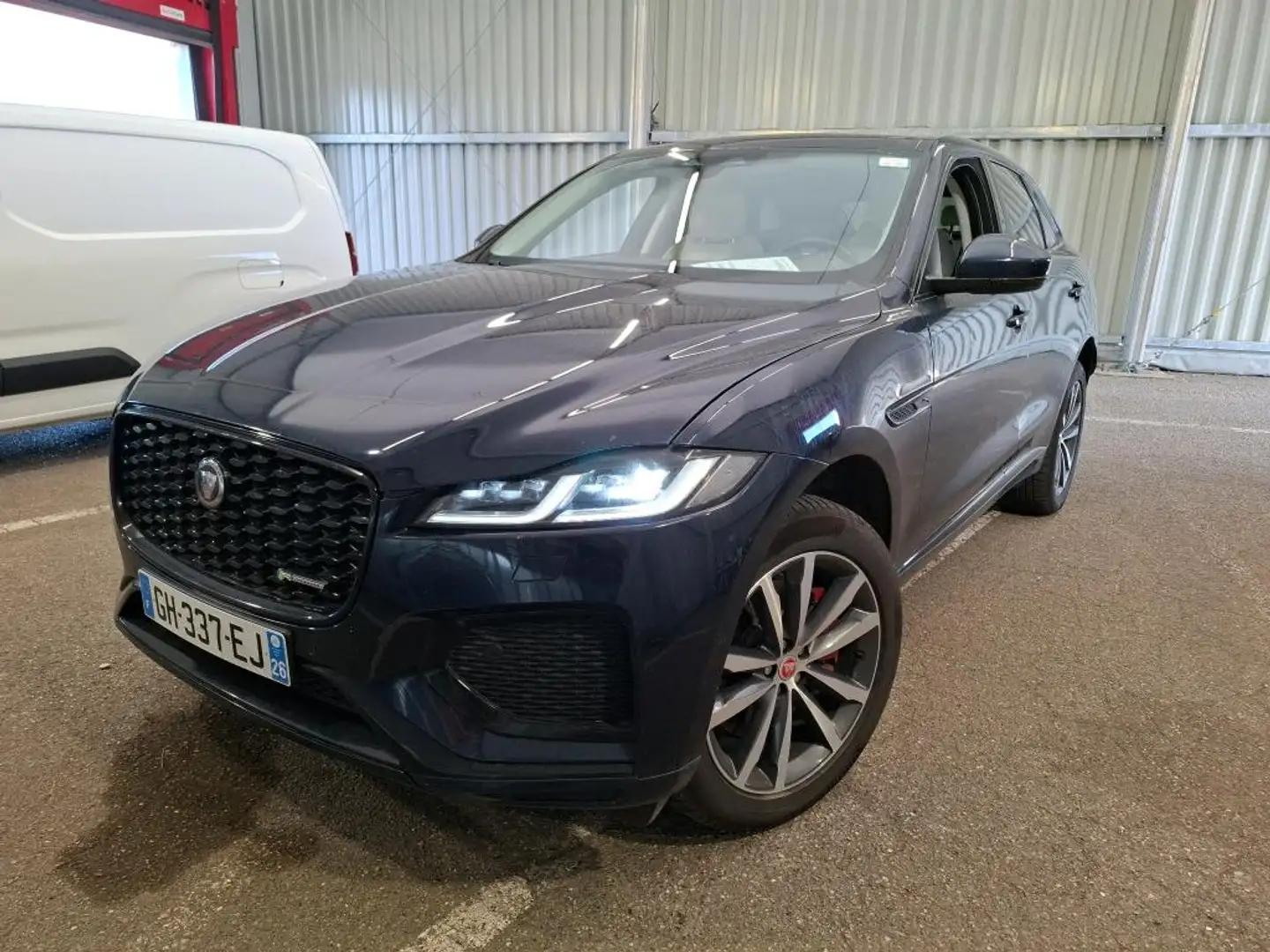 Jaguar E-Pace P400e Plug-in-Hybrid R-Dynamic SE BVA8 AWD SUV - 1