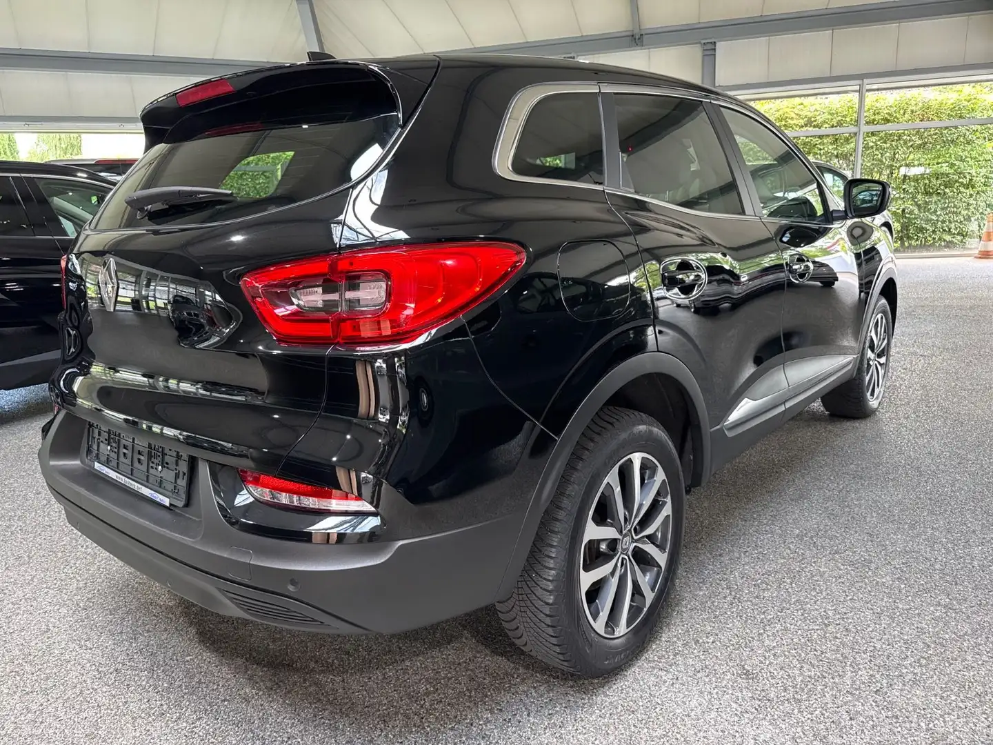 Renault Kadjar TCe 140 Aut.Business Edition Navi PDC Schwarz - 2