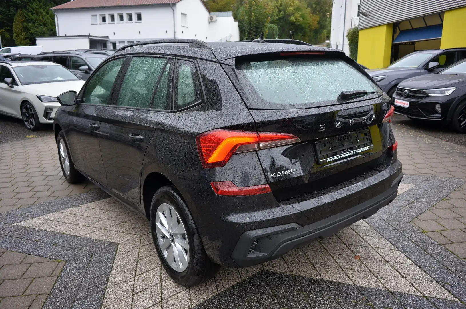 Skoda Kamiq 1.0 TSI 5JGA+16" ALU+LED+TEMPO+VC+SHZ+PDC Schwarz - 2