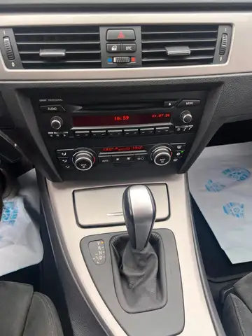BMW 3 Series view 14