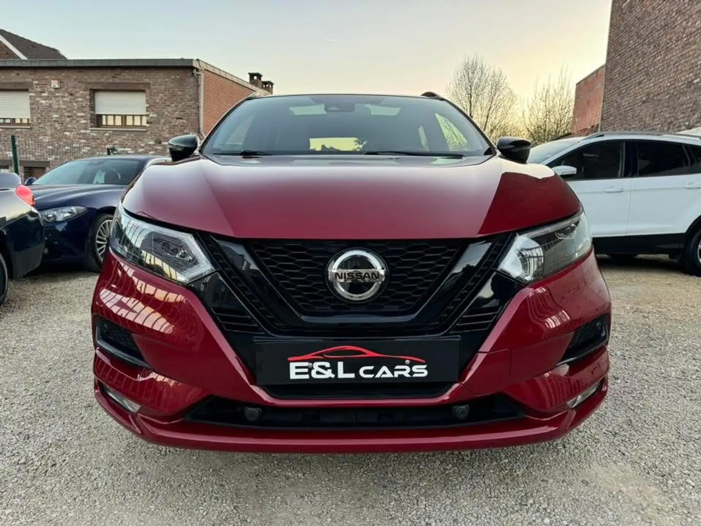 Nissan Qashqai 1.5 dCi New Tekna+ **12 mois de garantie** Rood - 2