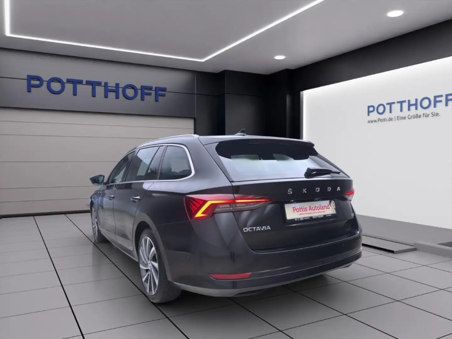 Skoda Octavia Combi iV 1.4 TSI DSG STYLE STANDHZG NAVI MATRIX Schwarz - 2