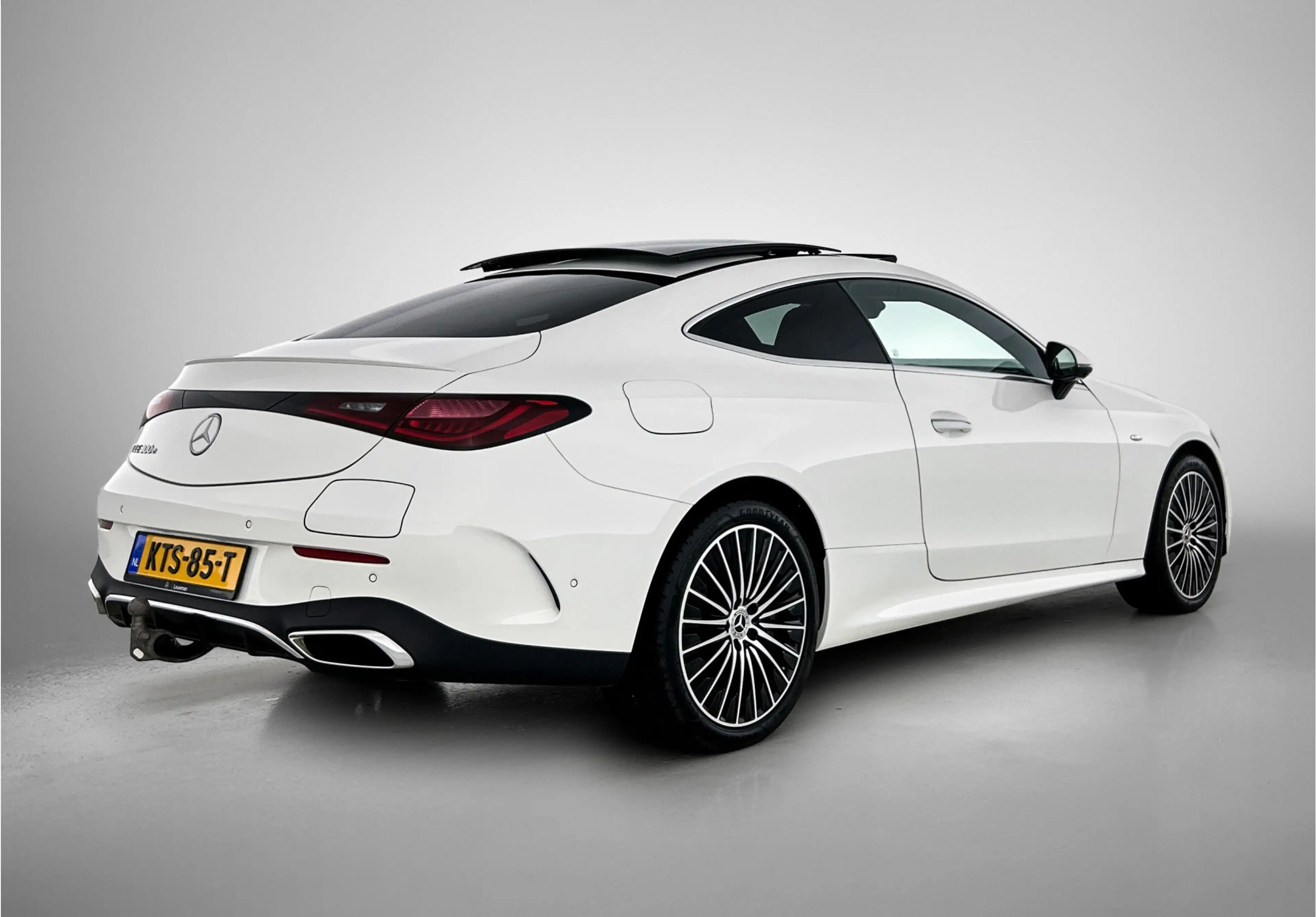 Mercedes-Benz CLE 300 Coupé e AMG Plug-In Hybride Trekhaak | Digital Lic — photo 2