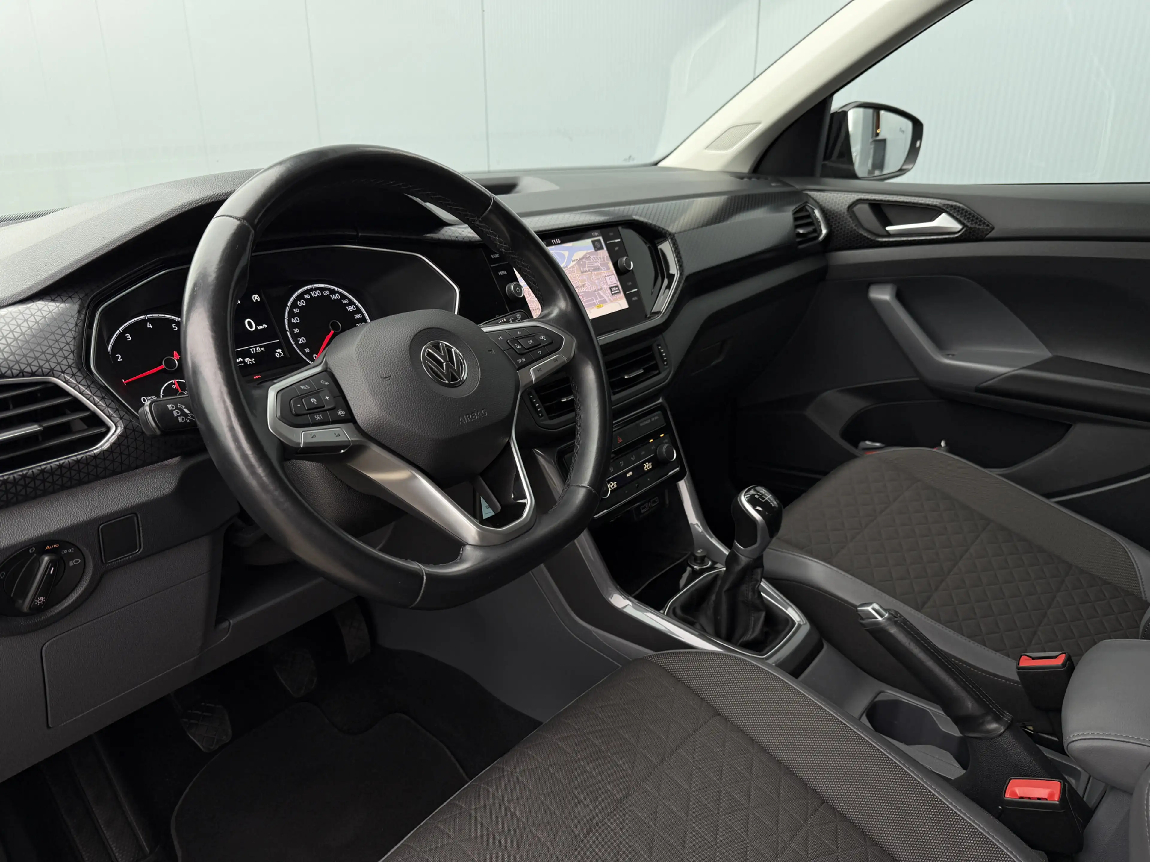 Volkswagen T-Cross 1.0 TSI Style Apple Carplay/18inch/Climate. — photo 6