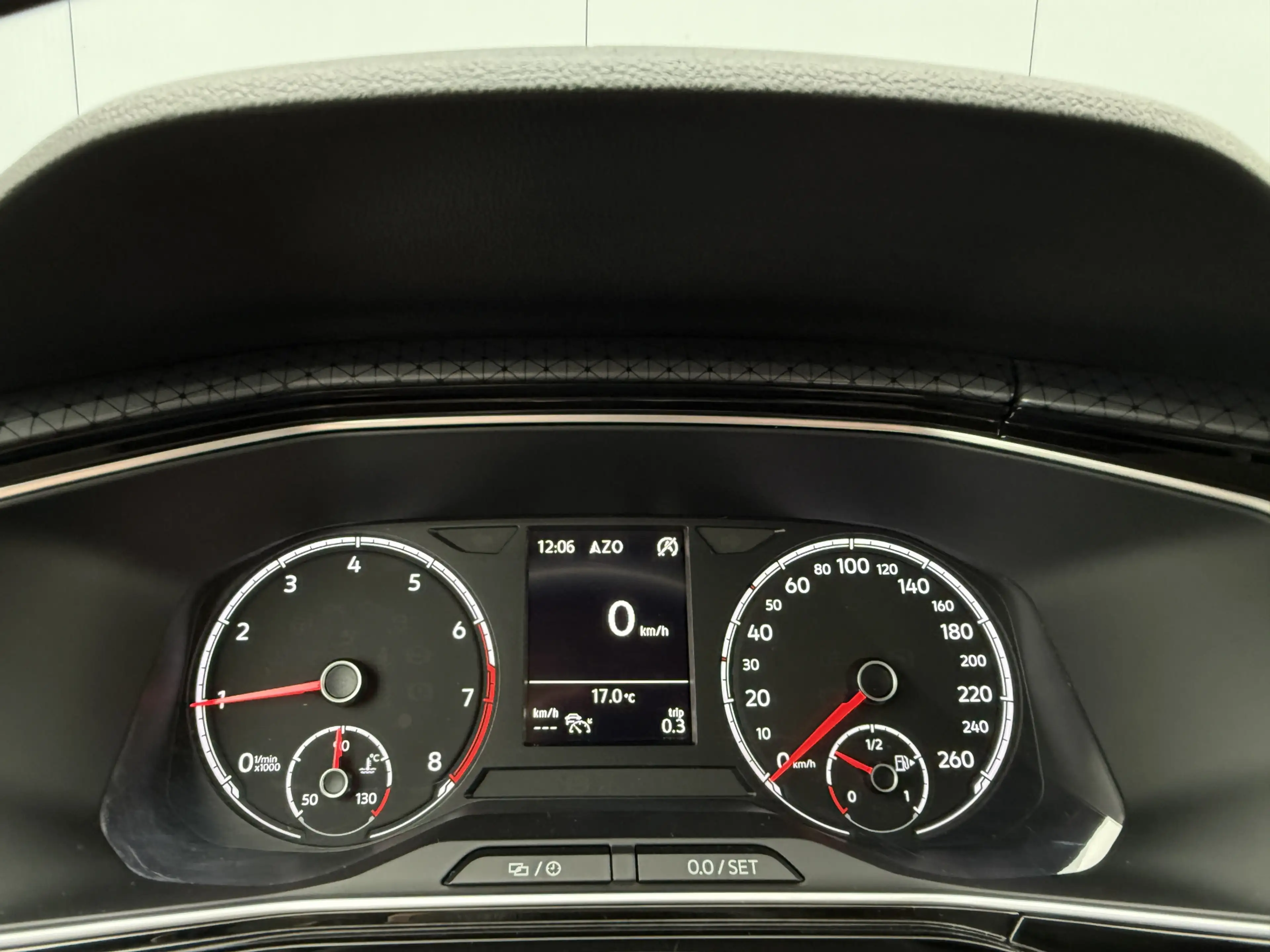 Volkswagen T-Cross 1.0 TSI Style Apple Carplay/18inch/Climate. — photo 26