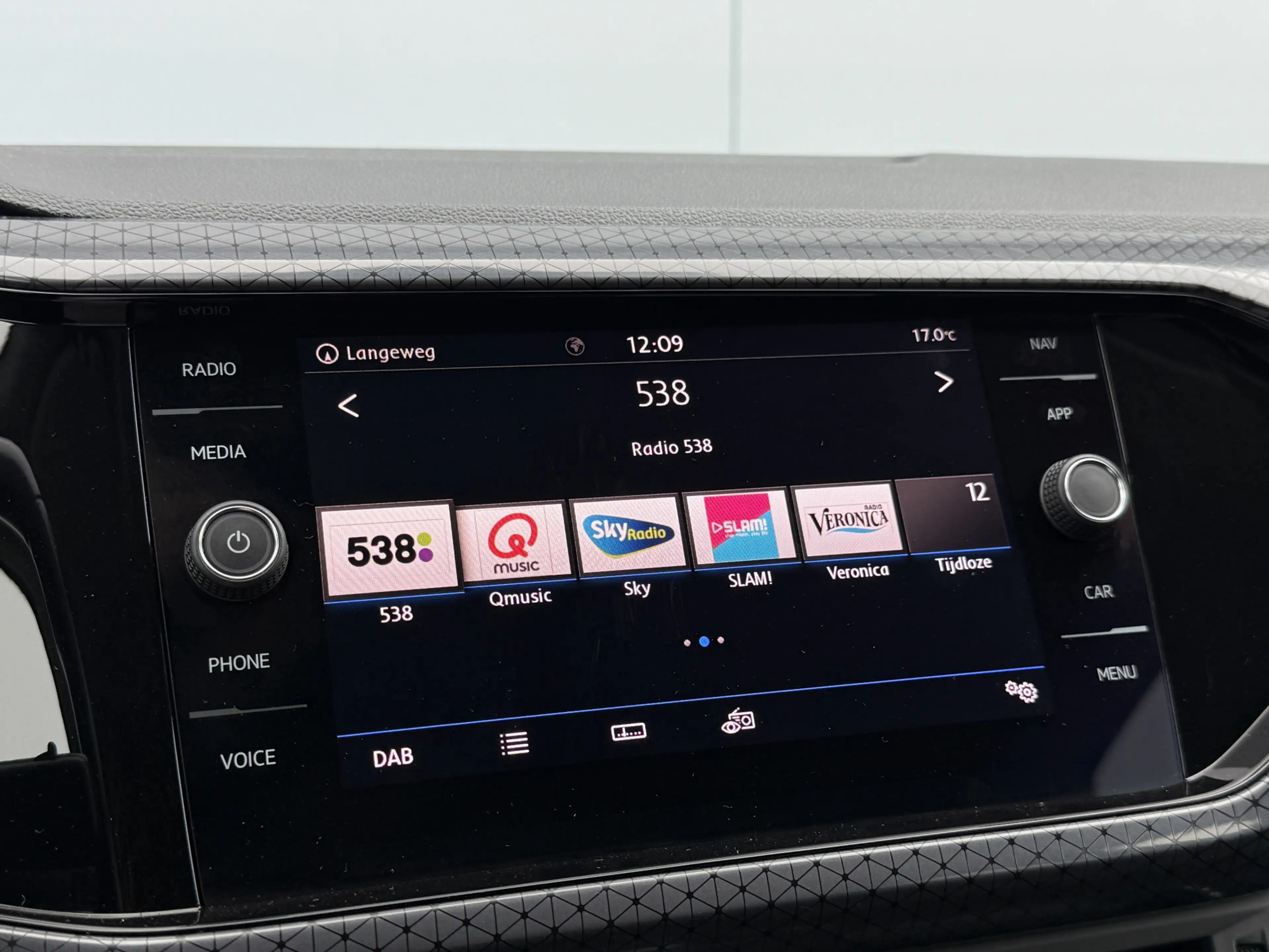 Volkswagen T-Cross 1.0 TSI Style Apple Carplay/18inch/Climate. — photo 20