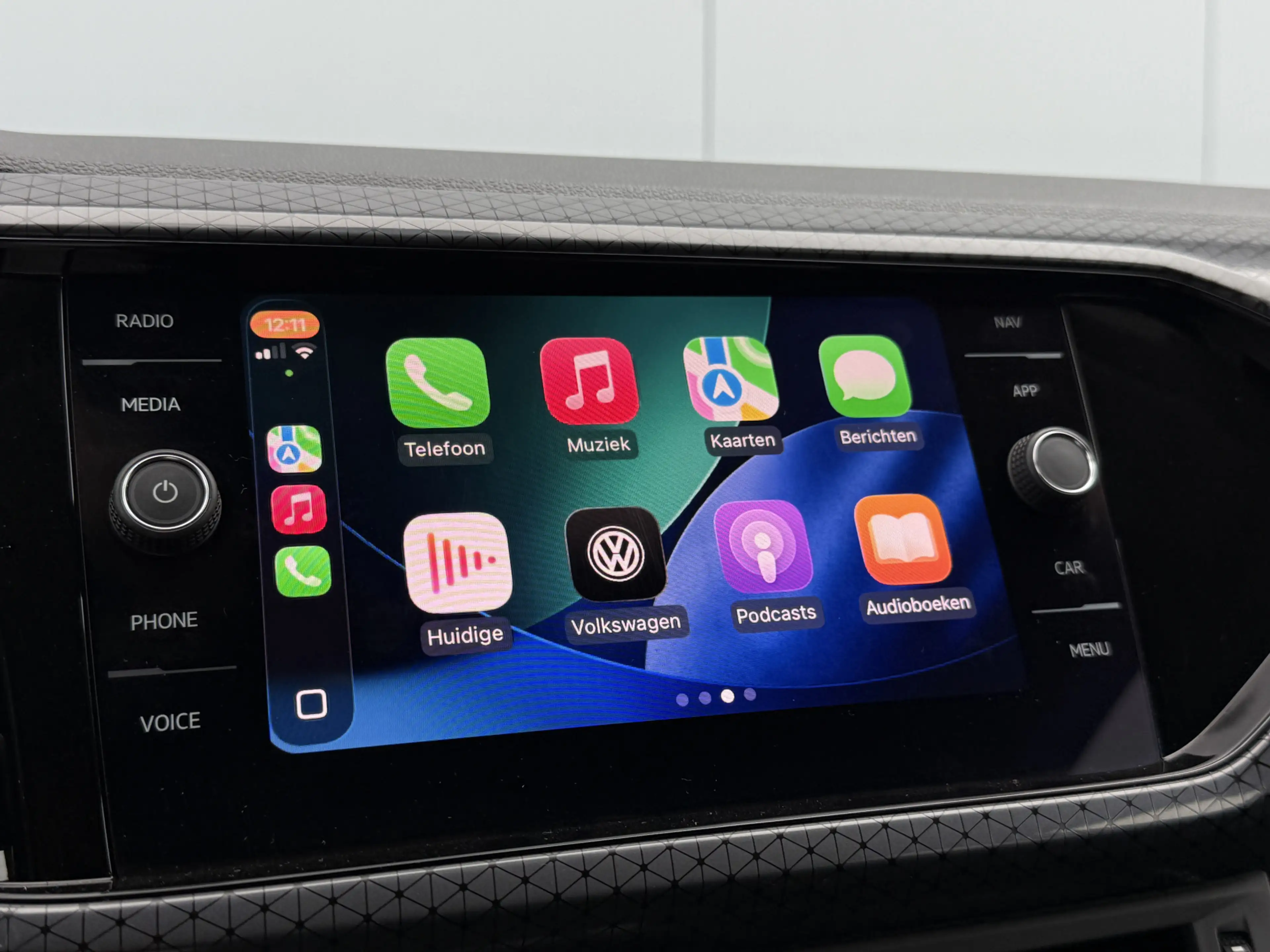 Volkswagen T-Cross 1.0 TSI Style Apple Carplay/18inch/Climate. — photo 9