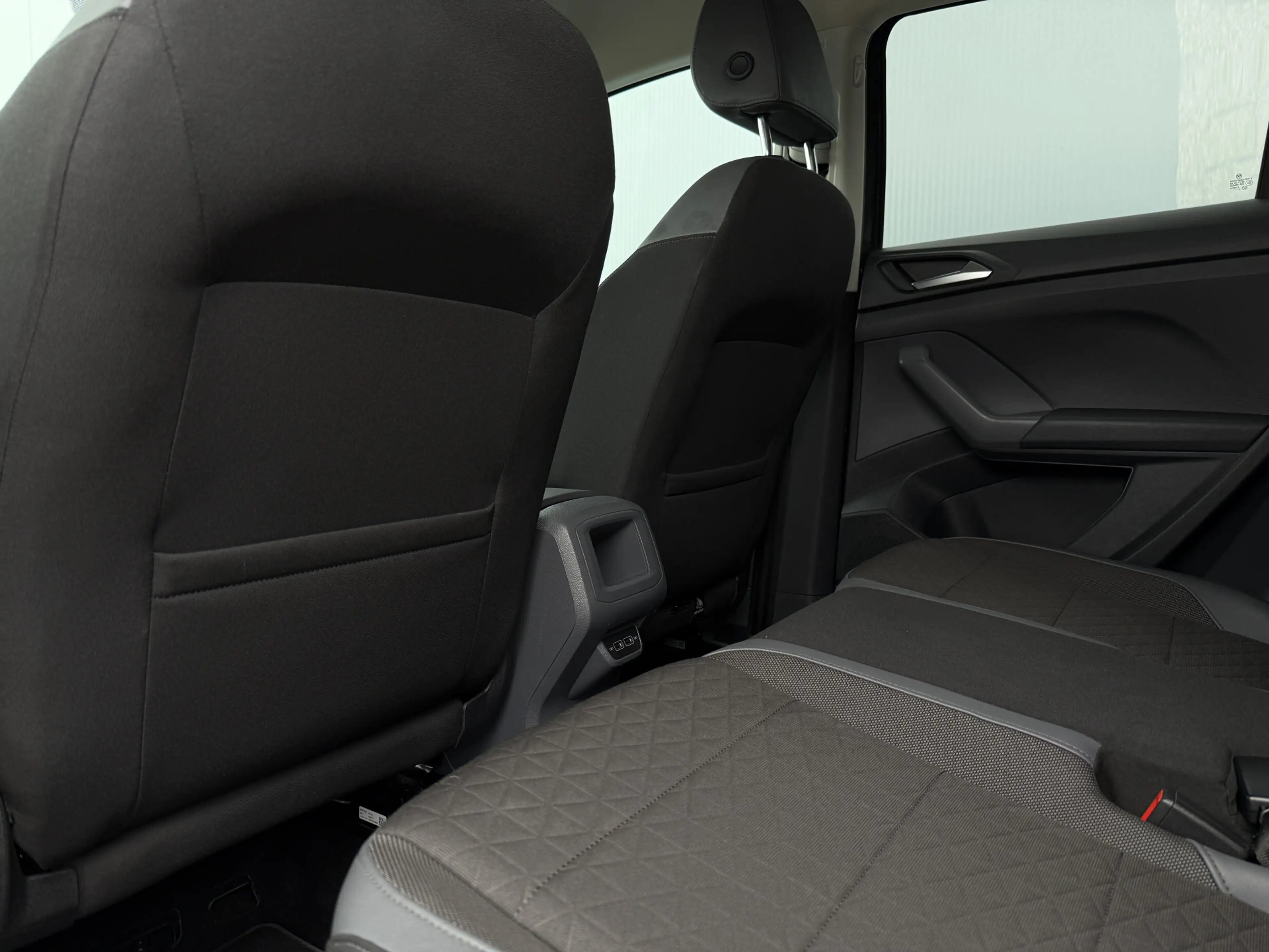 Volkswagen T-Cross 1.0 TSI Style Apple Carplay/18inch/Climate. — photo 30
