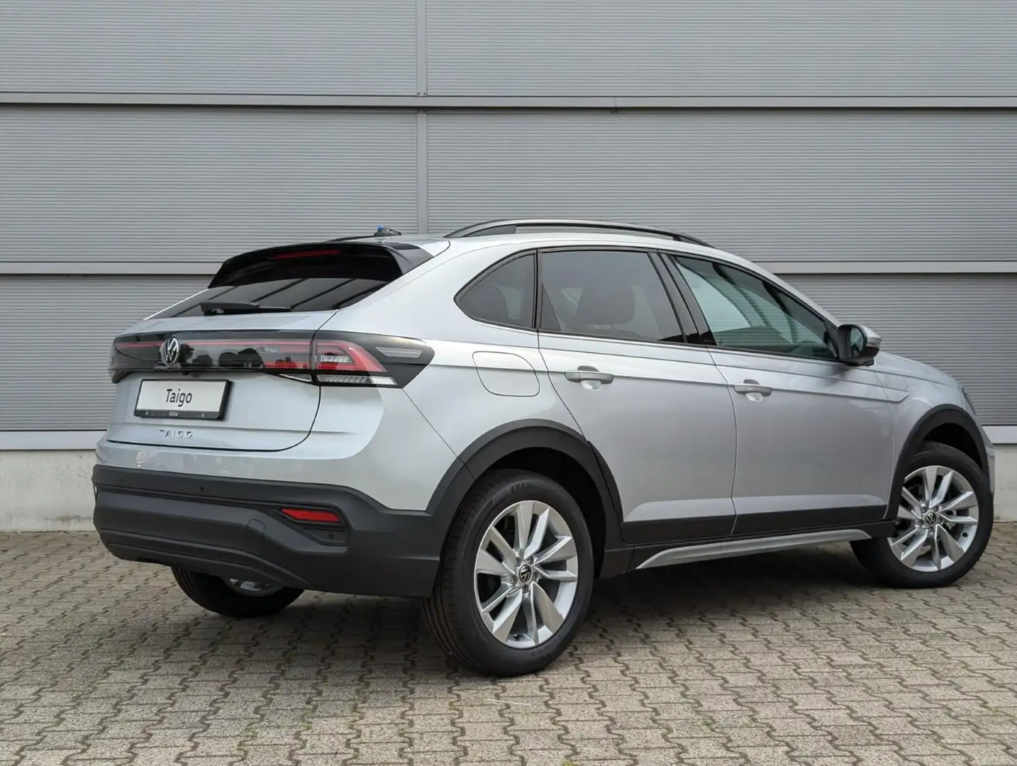 Volkswagen Taigo 1.0 TSI 95pk Life Edition | Navigatie | Achteruitr Gris - 2