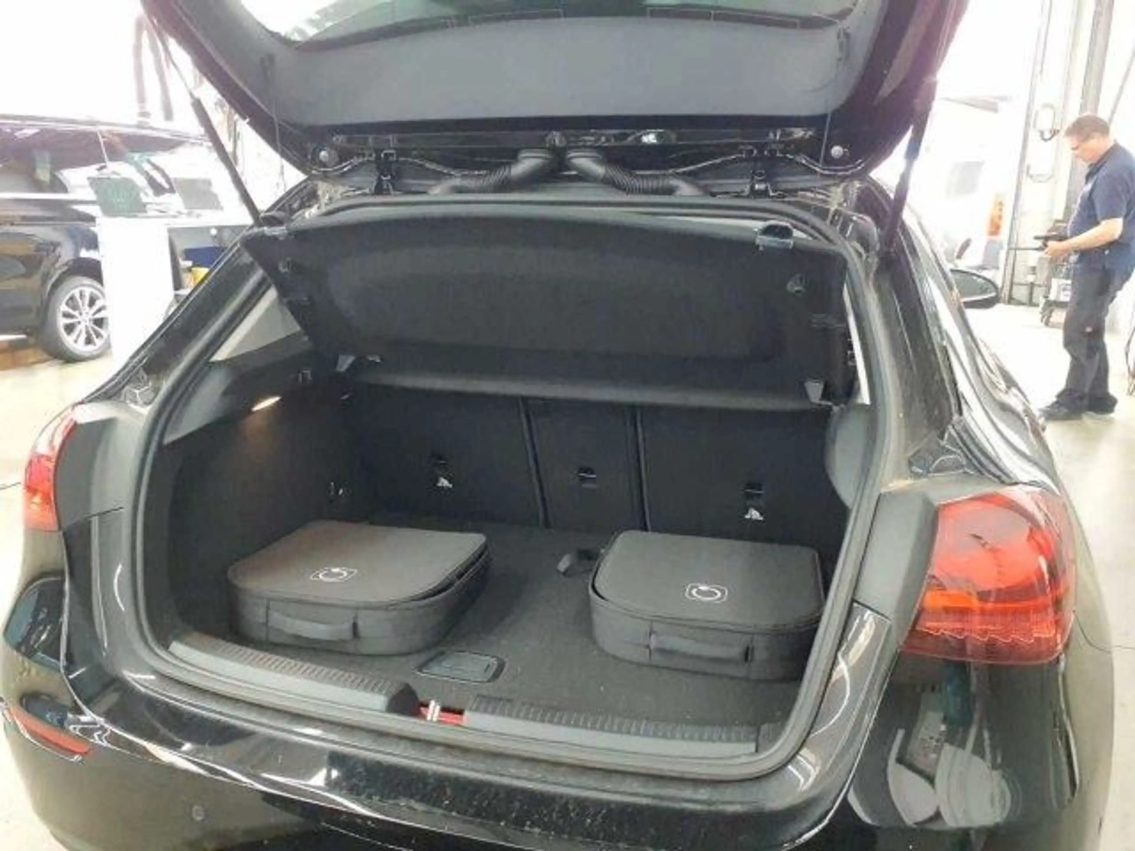 Mercedes-Benz A 250 e R-Kamera+LED+TOTW+SHZ+DAB — photo 5