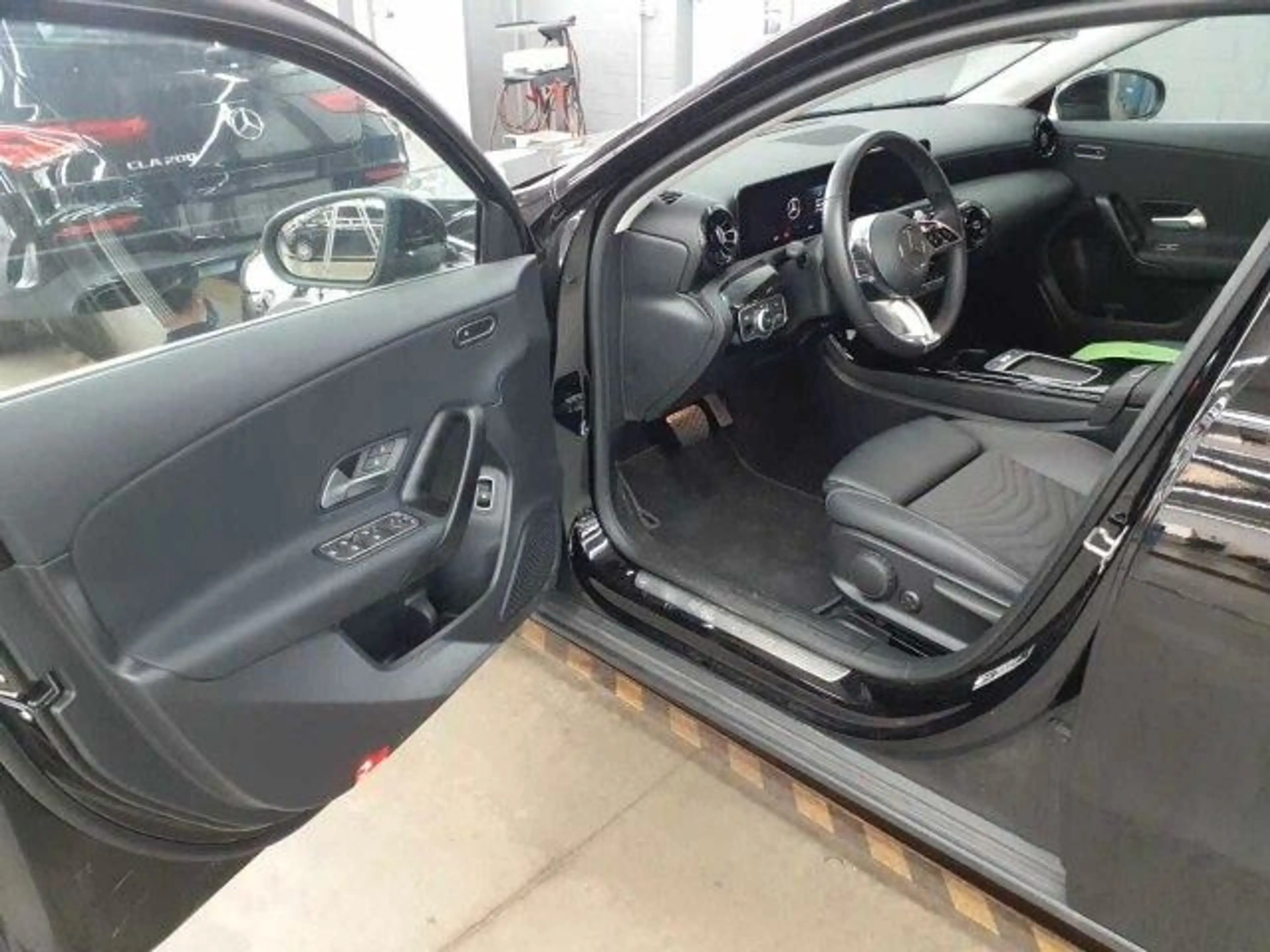 Mercedes-Benz A 250 e R-Kamera+LED+TOTW+SHZ+DAB — photo 10