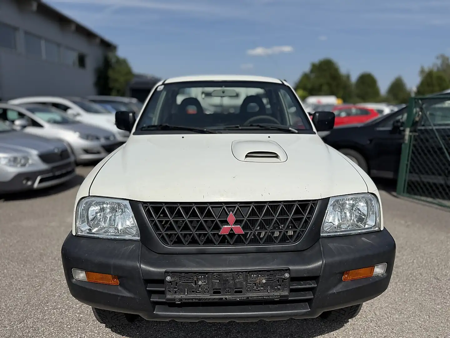 Mitsubishi L200 L 200 2,5 DI-D 4WD *Pickerl 10/2026* Weiß - 2