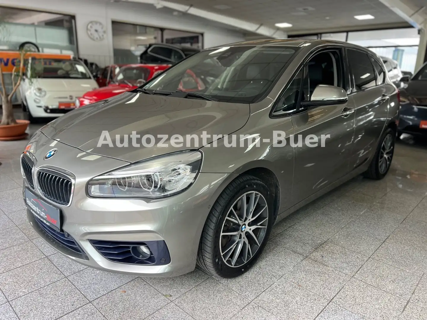 BMW 225 2 Active Tourer 225i Automatik "HUD/Kamera/Pano" Plateado - 2