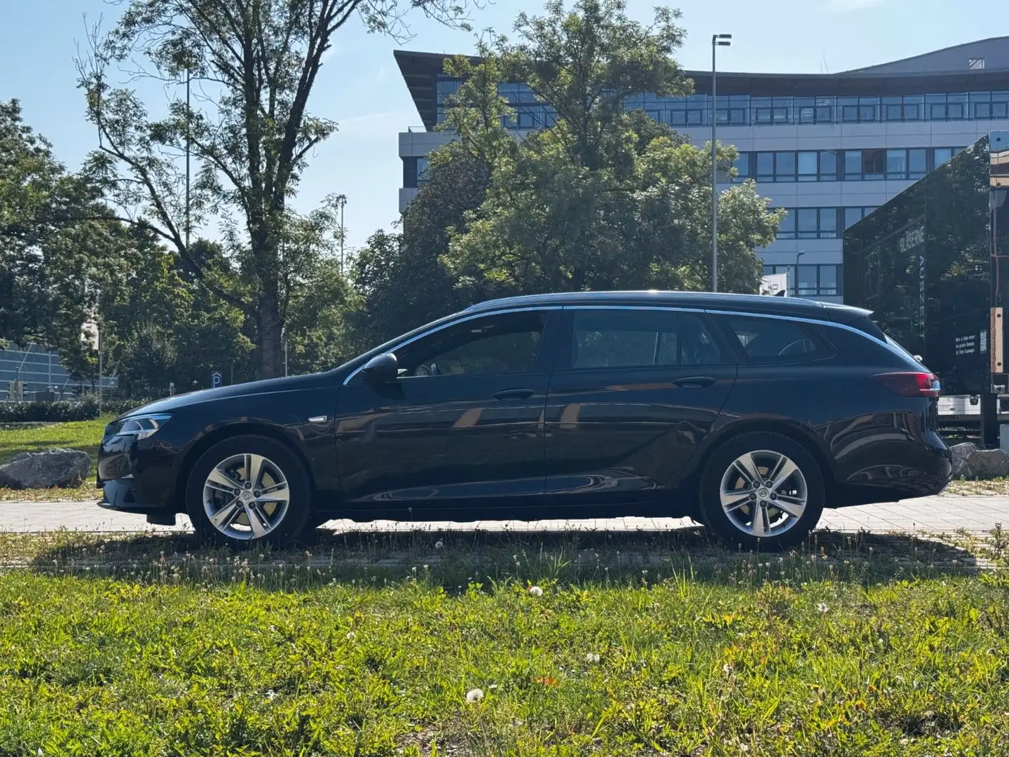 Opel Insignia 2.0 Diesel Automatik 4x4 TÜV NEU Massag Noir - 2