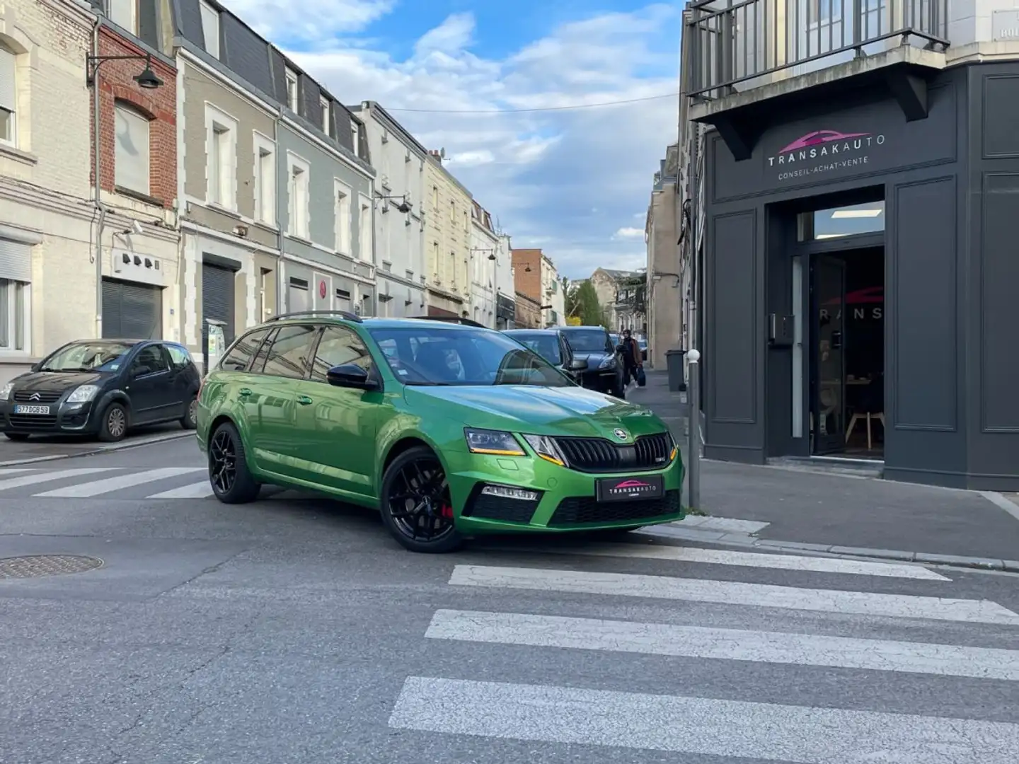 Skoda Octavia 2.0 TSI 245 ch DSG7 RS / CARPLAY / SIEGES CHAUFFAN Vert - 1