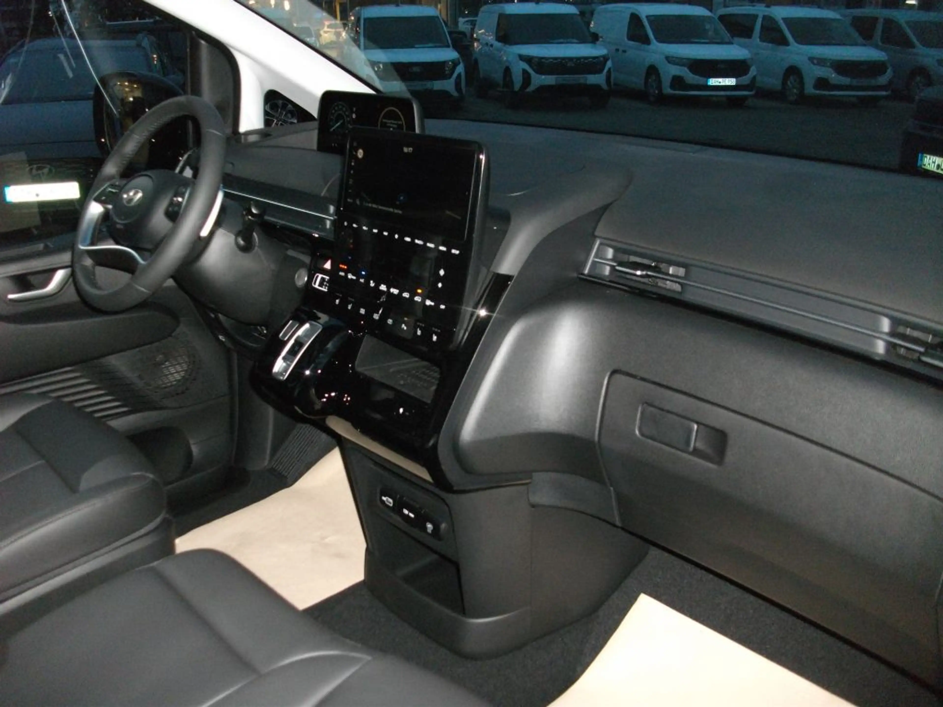 Hyundai STARIA 1.6 T-GDI HEV Prime (US4) — photo 10