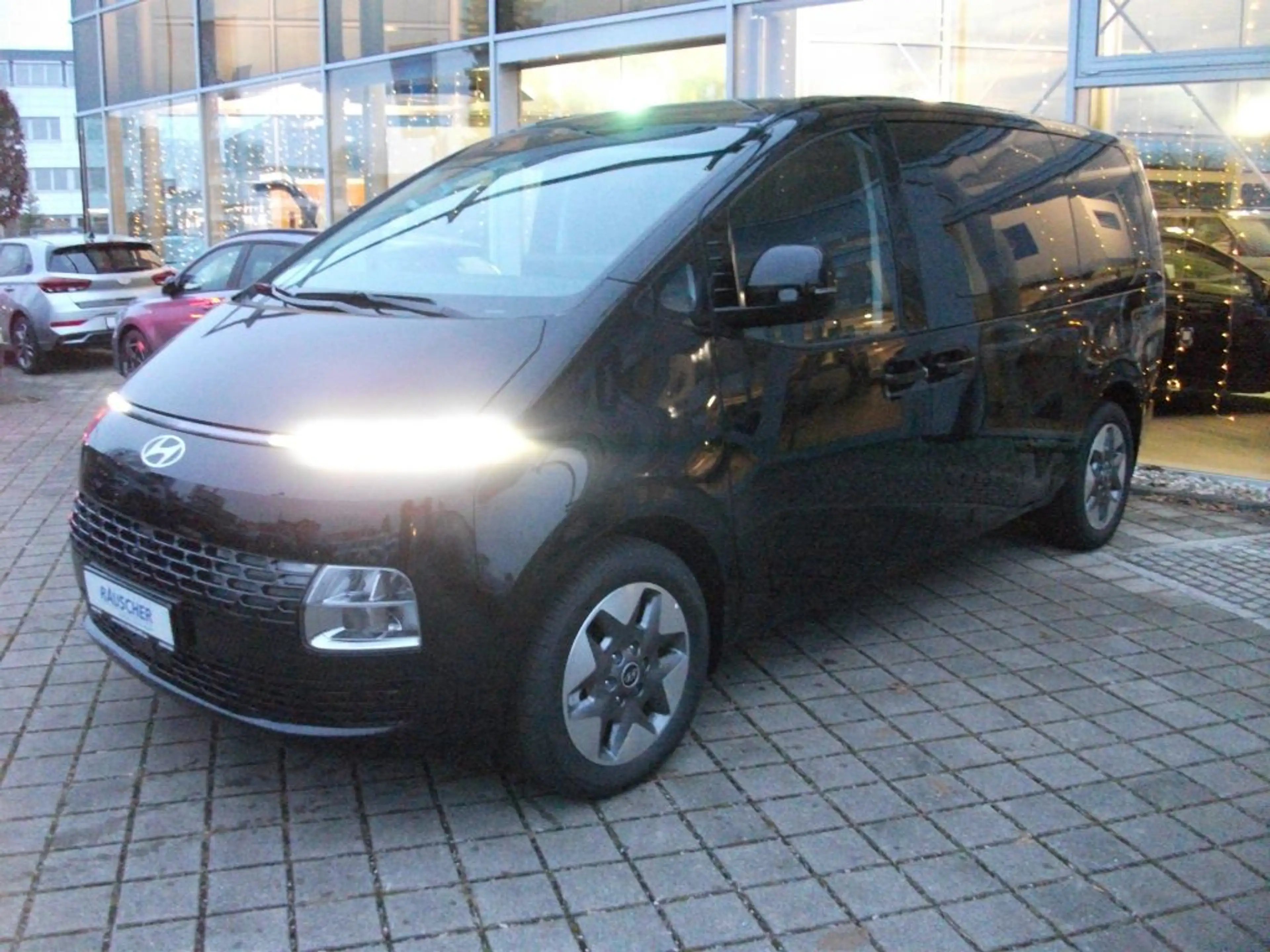 Hyundai STARIA 1.6 T-GDI HEV Prime (US4)