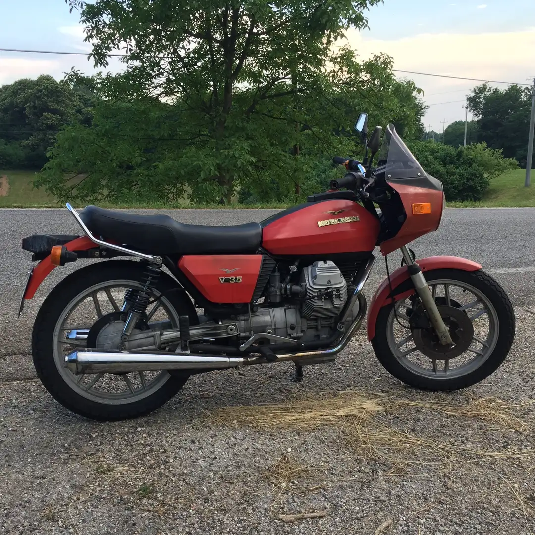 Moto Guzzi V 35 - 2