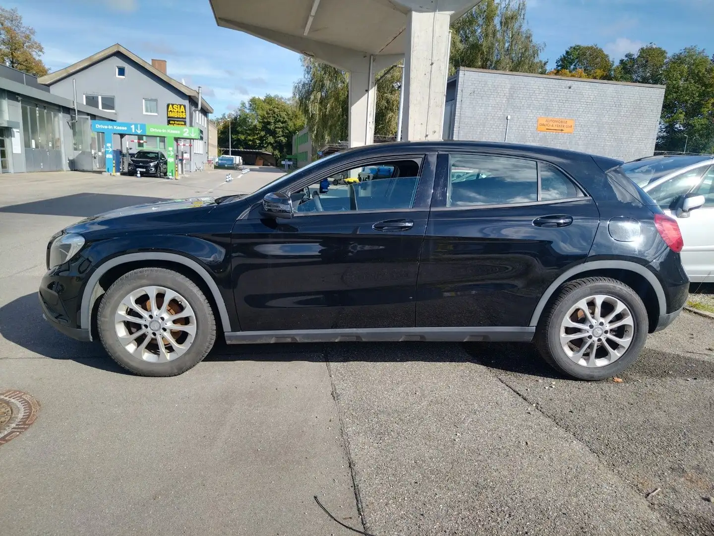 Mercedes-Benz GLA 180 GLA -Klasse GLA 180 Schwarz - 1
