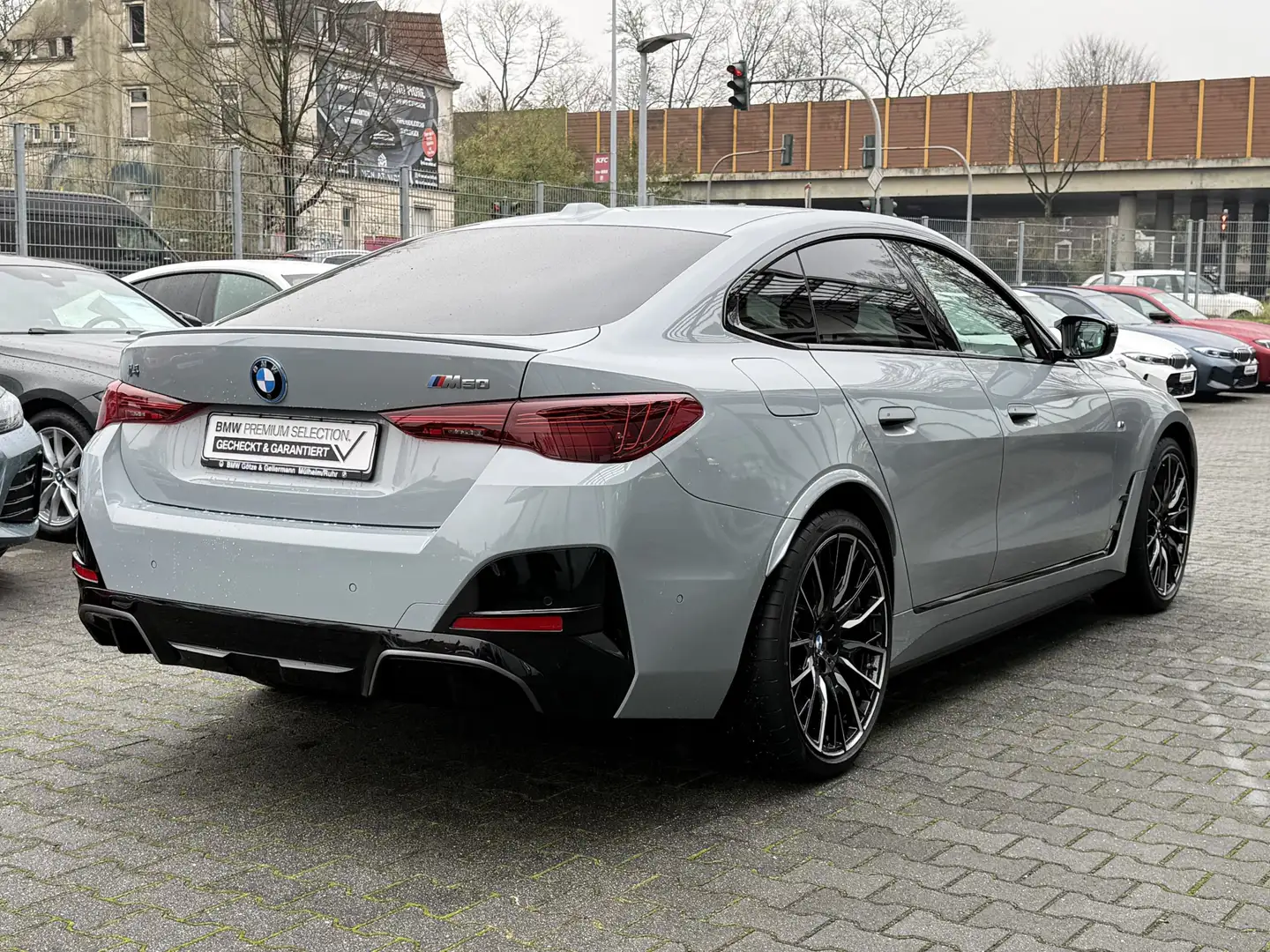 BMW i4 M50 xDrive //HeadUp MTechnikPaket 20"LM Grau - 2