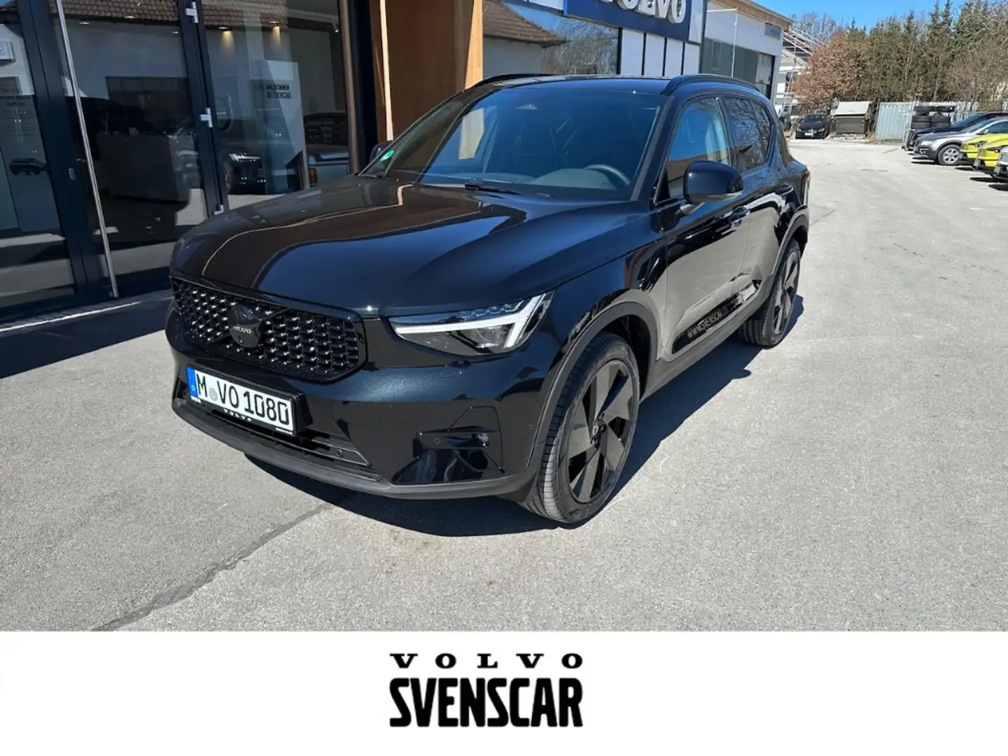 Volvo XC40 B4 Plus Black Edition FWD EU6e Digitales Cockpit M Schwarz - 1