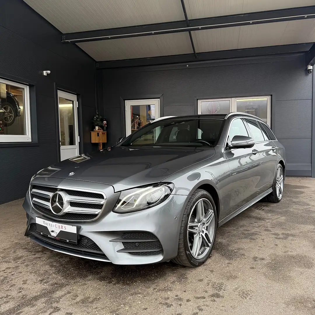 Mercedes-Benz E 220 d T Aut. AMG-Line Grau - 1