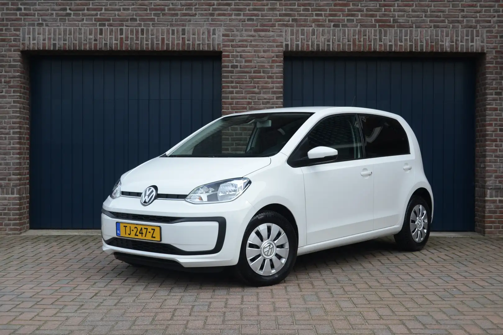 Volkswagen up! 1.0 BMT move up! | Airco | DAB | Bluetooth | 5-deu Beyaz - 1