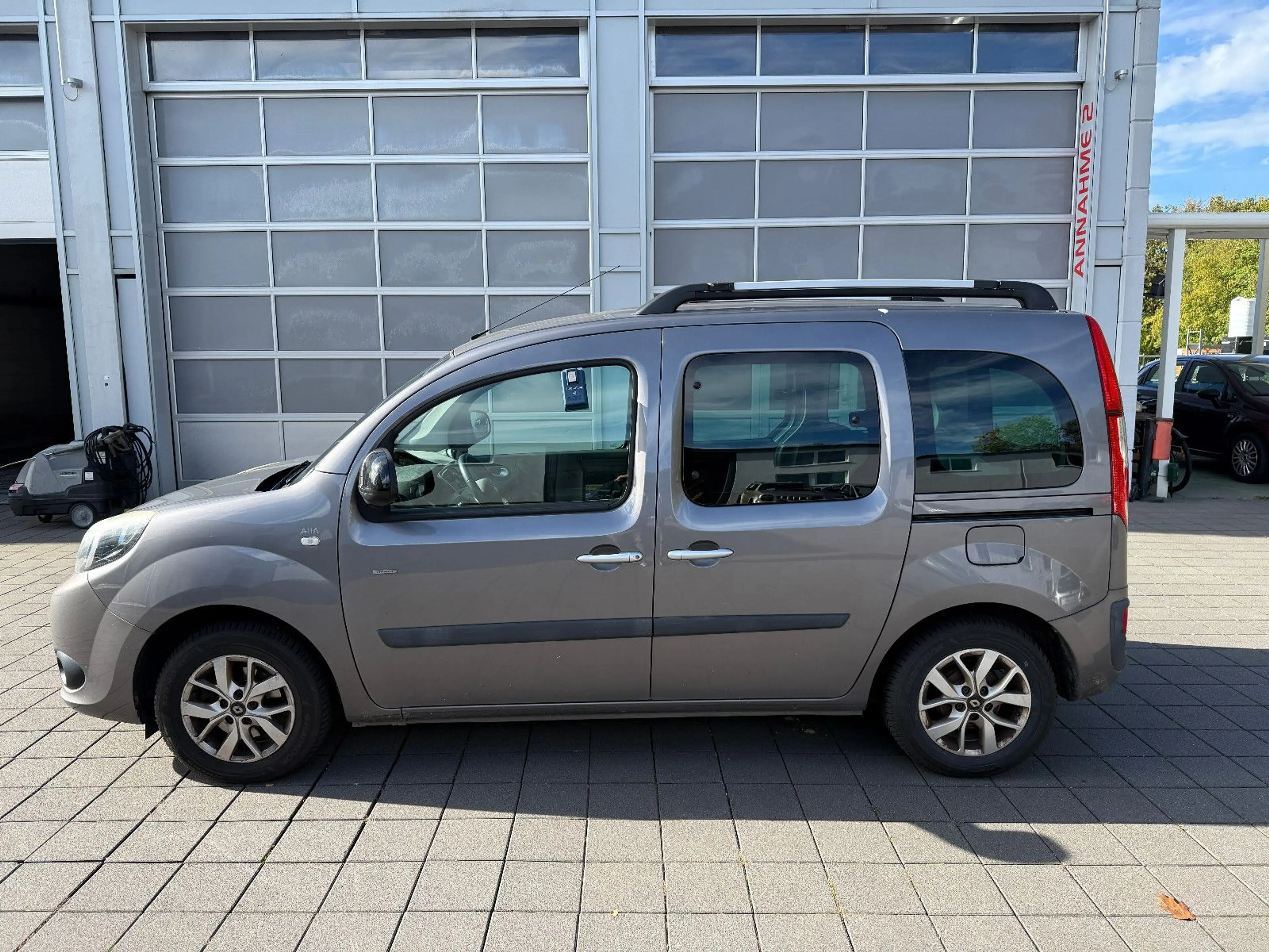 Renault Kangoo Limited*1.HAND+AHK+ALLWETTER+WINTER+SH* — photo 9