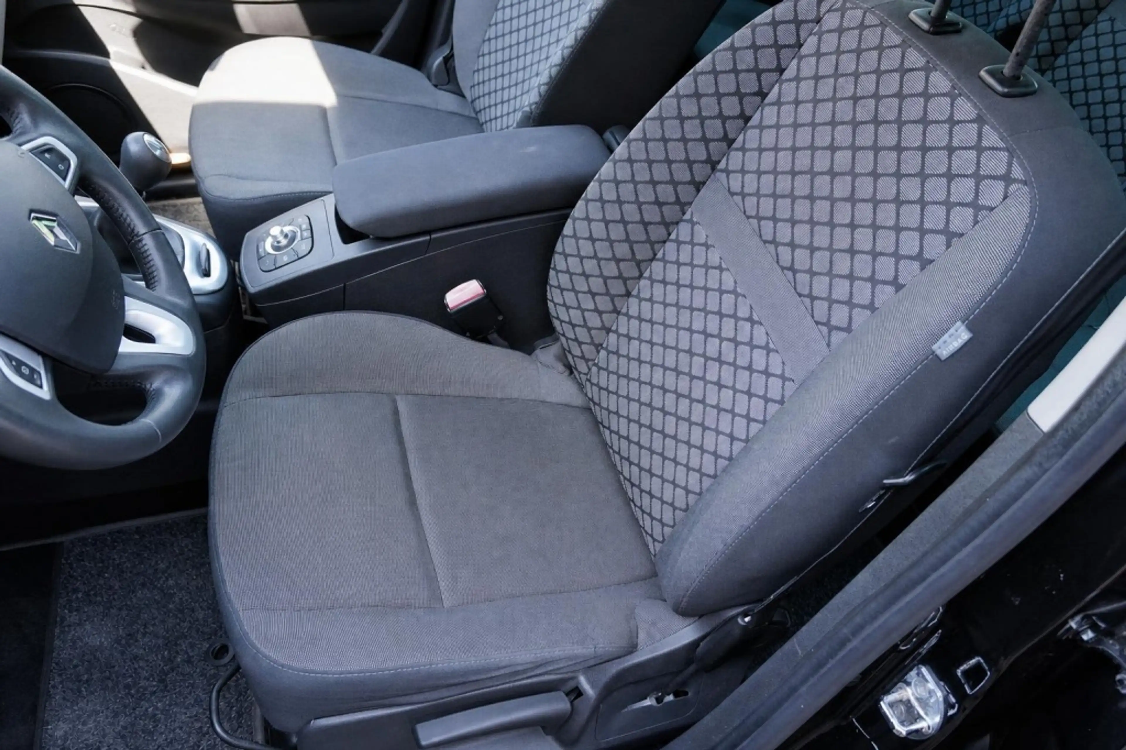 Renault Scenic 1.6 Parisiènne — photo 9
