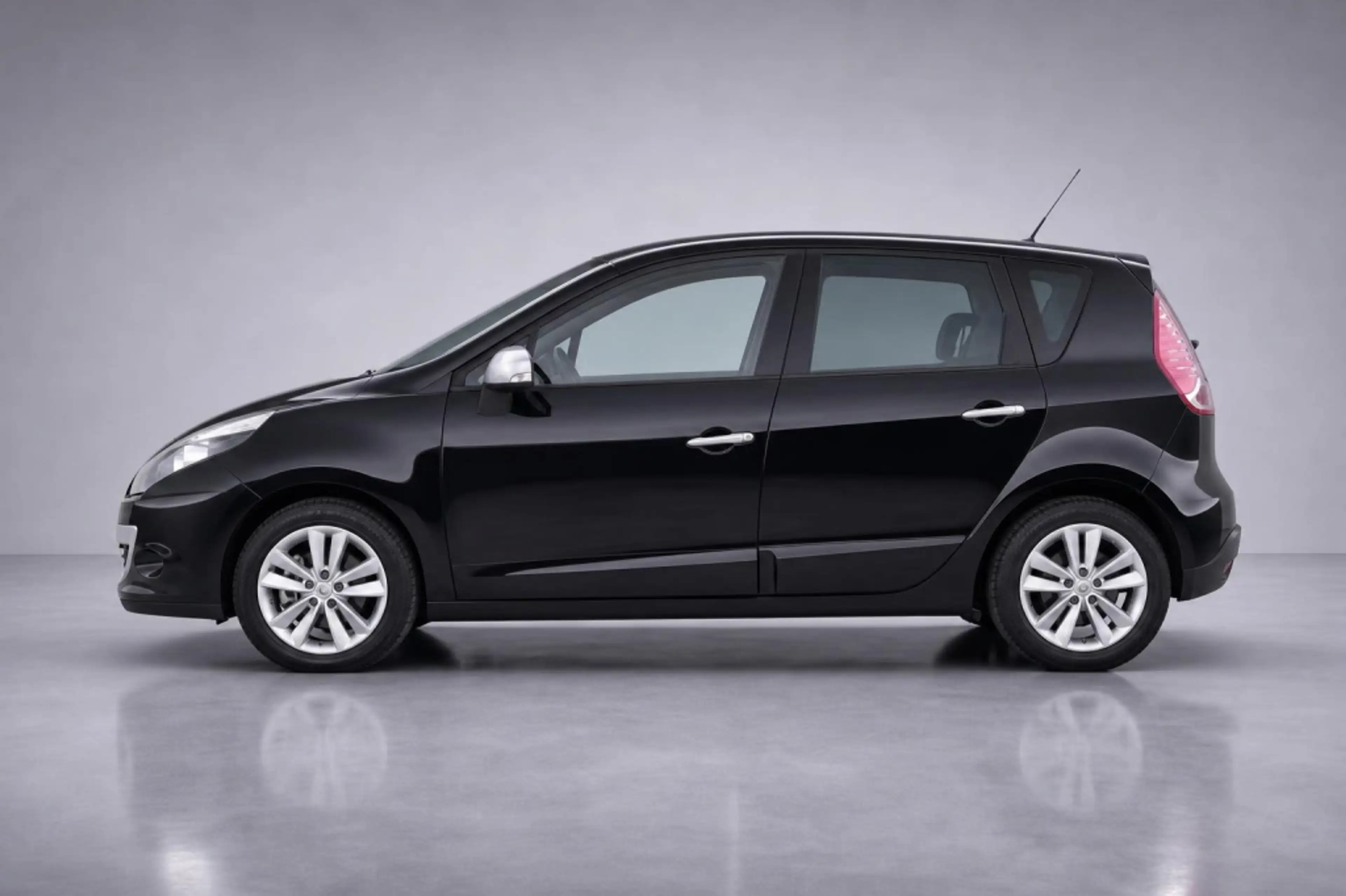 Renault Scenic 1.6 Parisiènne — photo 3