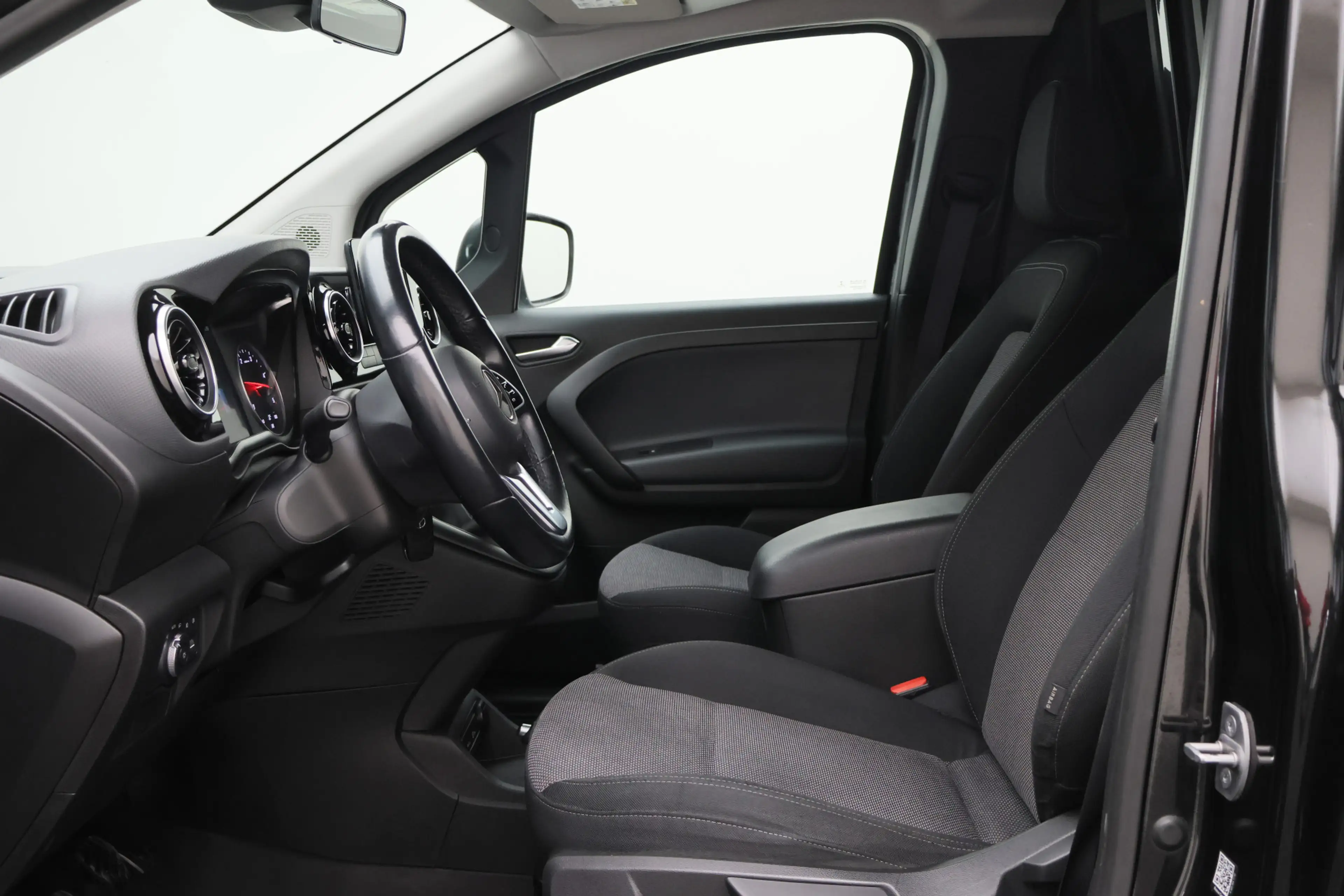 Mercedes-Benz Citan 112 CDI L1 Pro — photo 10