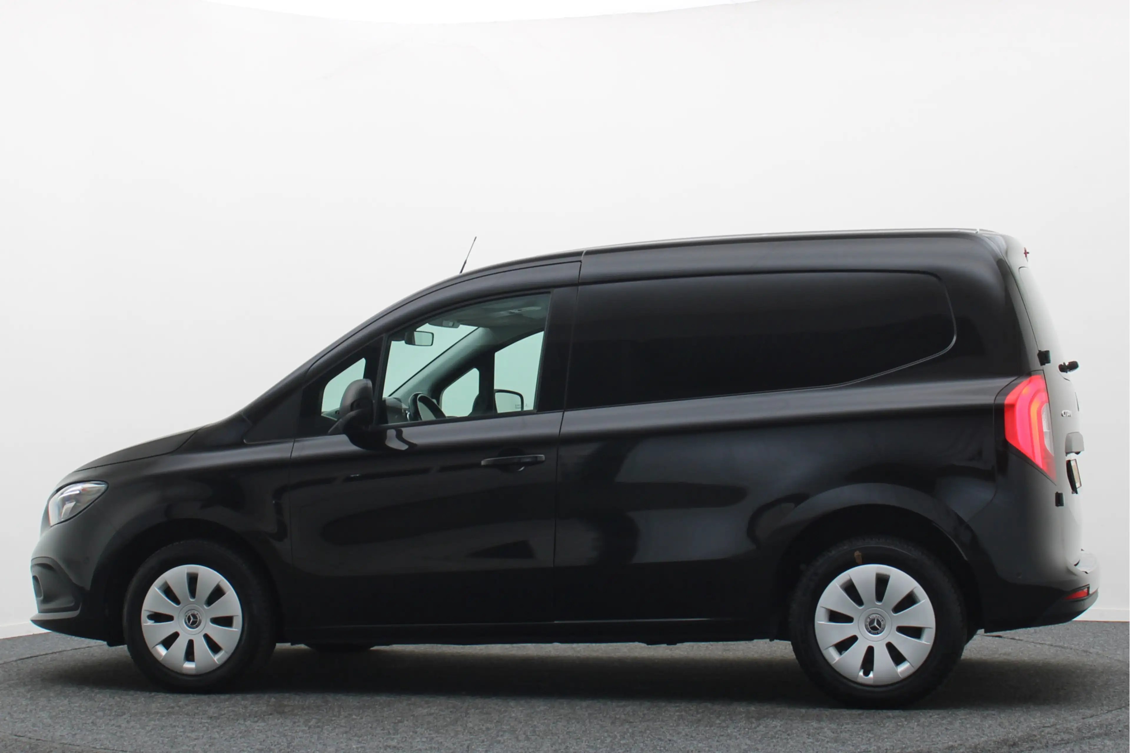 Mercedes-Benz Citan 112 CDI L1 Pro — photo 16