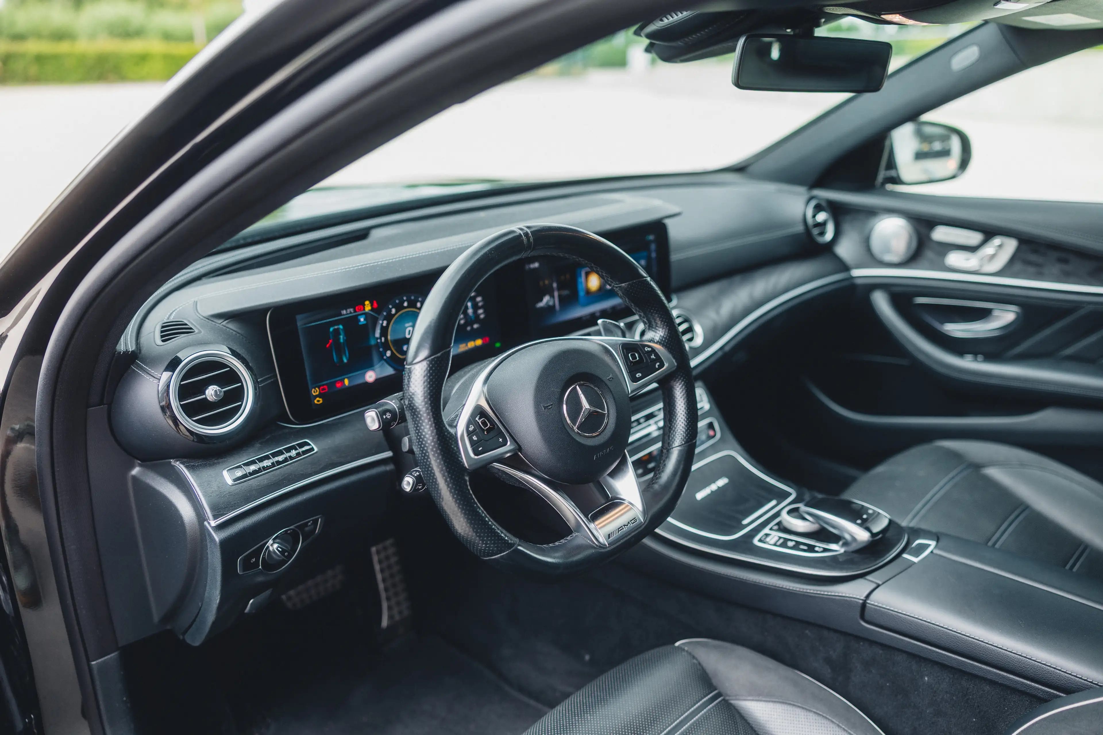 Mercedes-Benz E 63 AMG S 4Matic+ T 9G-Tronic / Pano / Massage / Kersmisch — photo 9