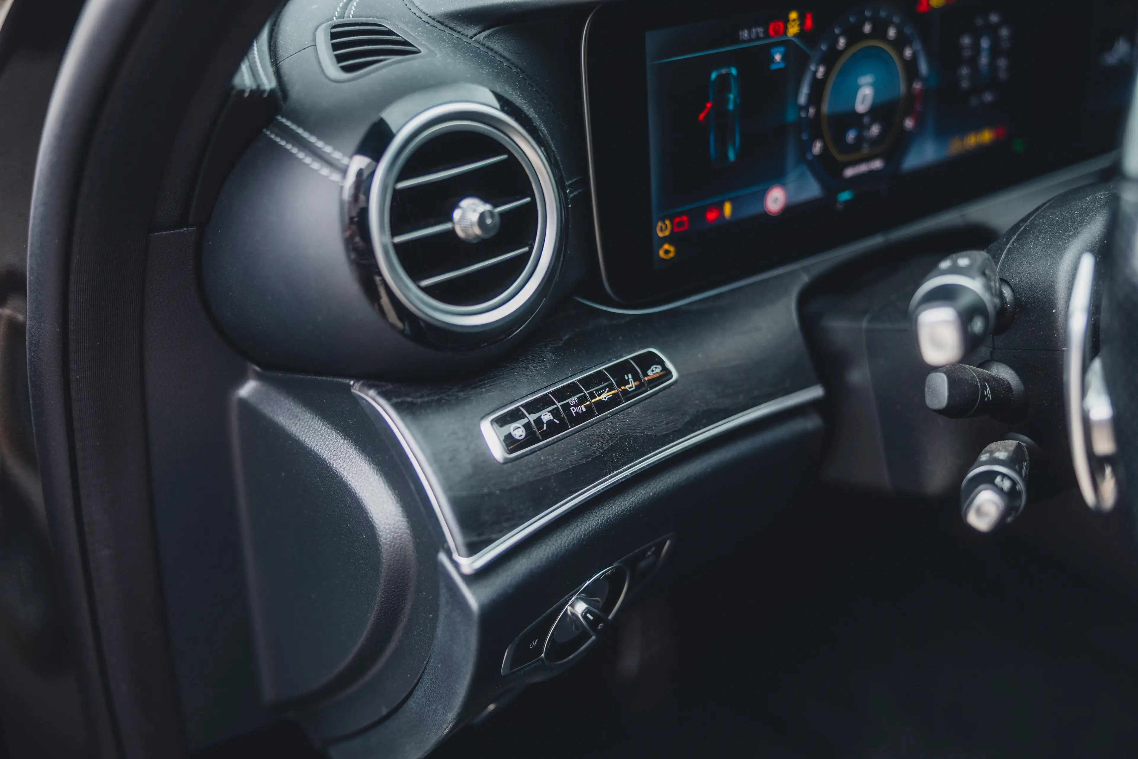 Mercedes-Benz E 63 AMG S 4Matic+ T 9G-Tronic / Pano / Massage / Kersmisch — photo 13