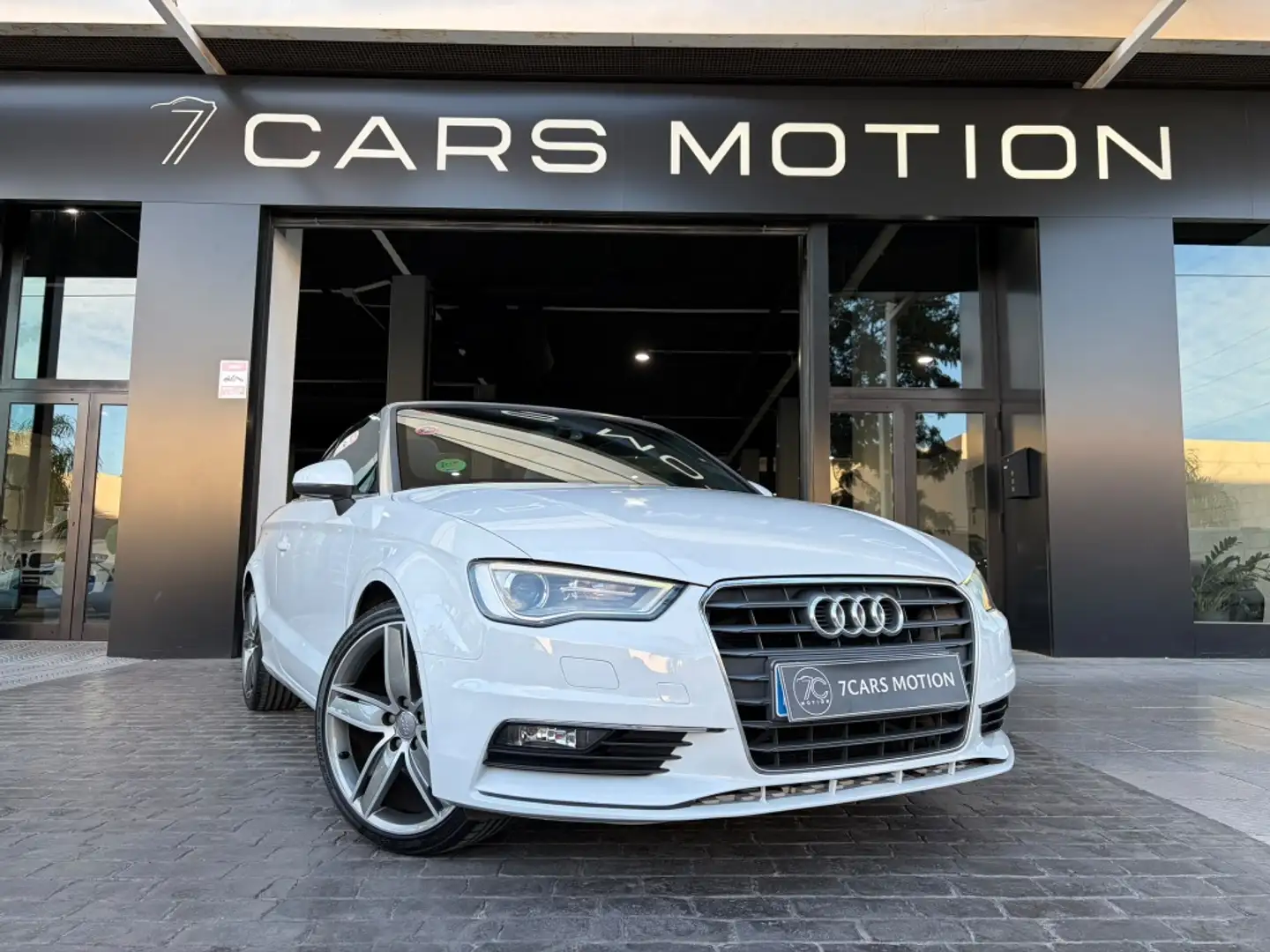 Audi A3 1.4 TFSI COD Attracted S-Tronic 140 Blanco - 1