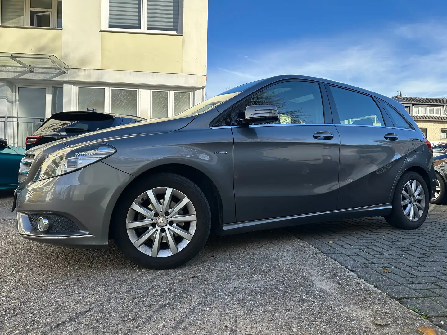 Mercedes-Benz B 180 B 180 CDI - Leder- Panorama/Schiebe- Dach - Navi Grau - 2