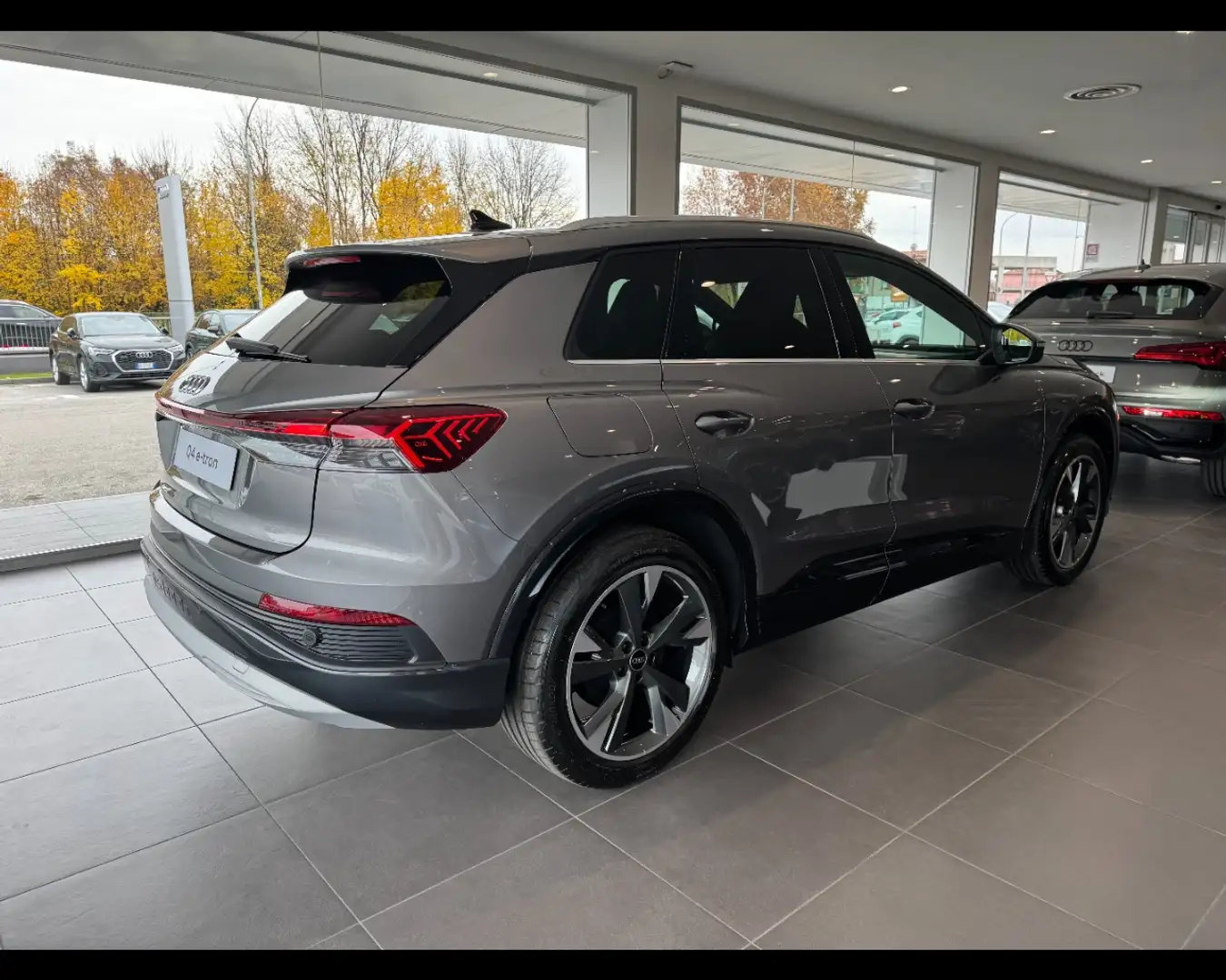 Audi Q4 e-tron 45 E-TRON BUSINESS ADVANCED Grigio - 2