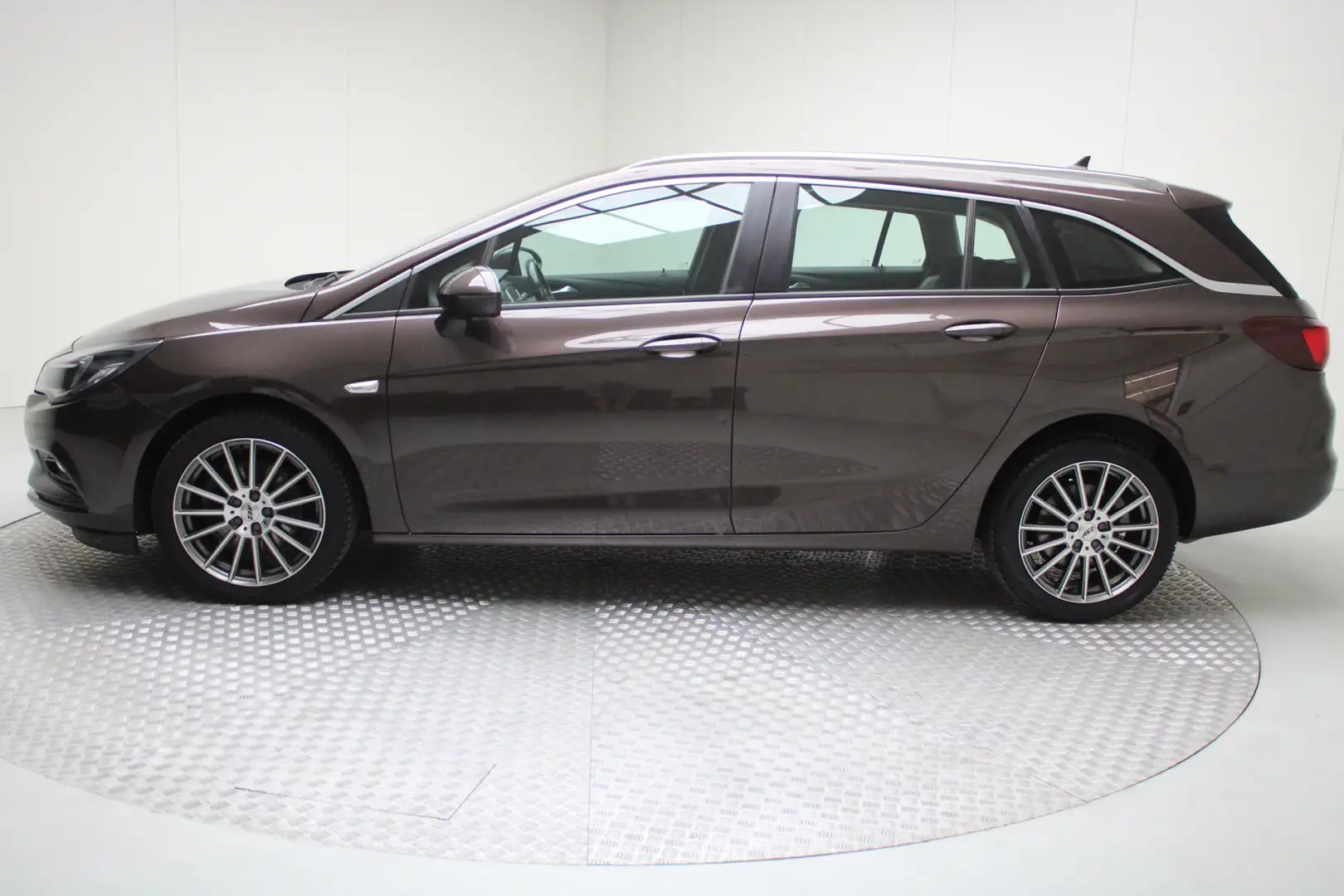 Opel Astra Sports Tourer 1.6 CDTI Edition | dealer onderhoude Bruin - 2
