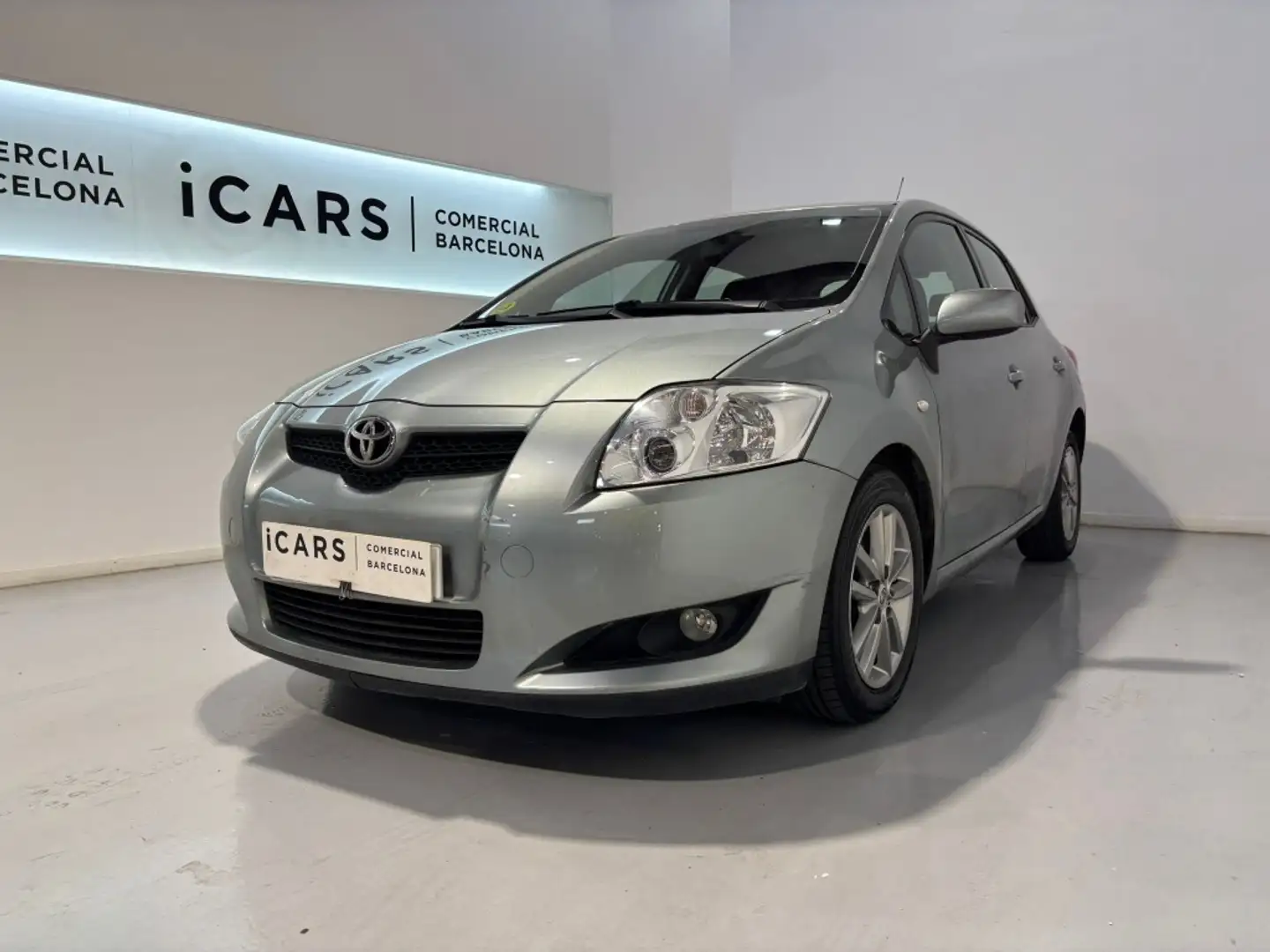 Toyota Auris 2.0D-4D Luna Gris - 1