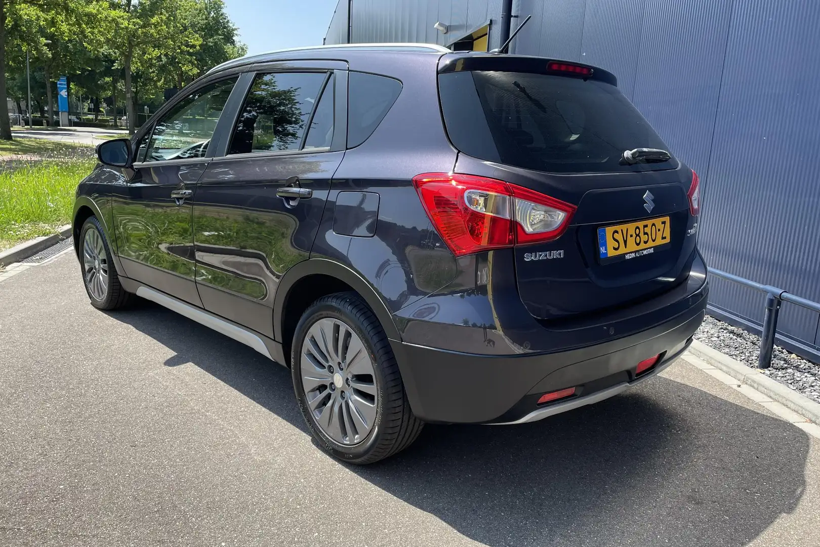 Suzuki SX4 S-Cross 1.6 Exclusive Gris - 2