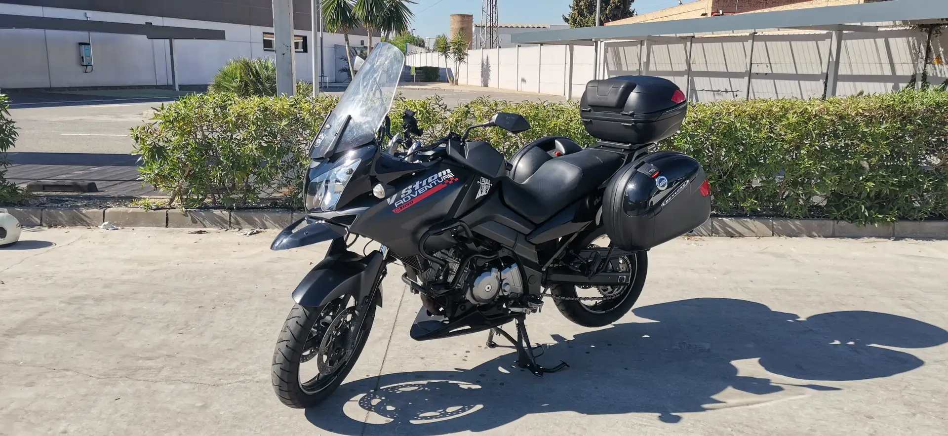 Suzuki V-Strom 650 Negro - 2