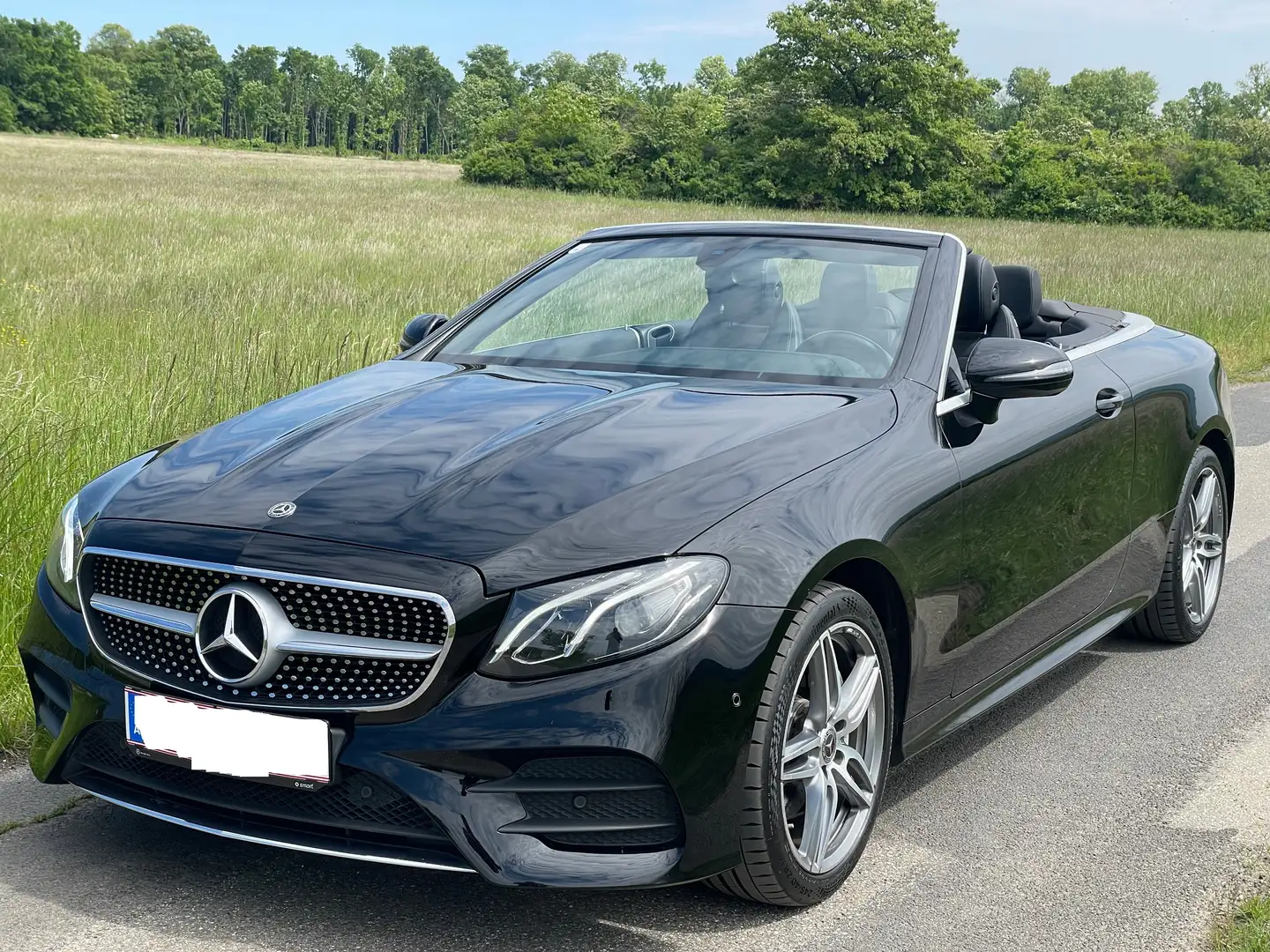 Mercedes-Benz E 220 d 4MATIC Aut. Schwarz - 1