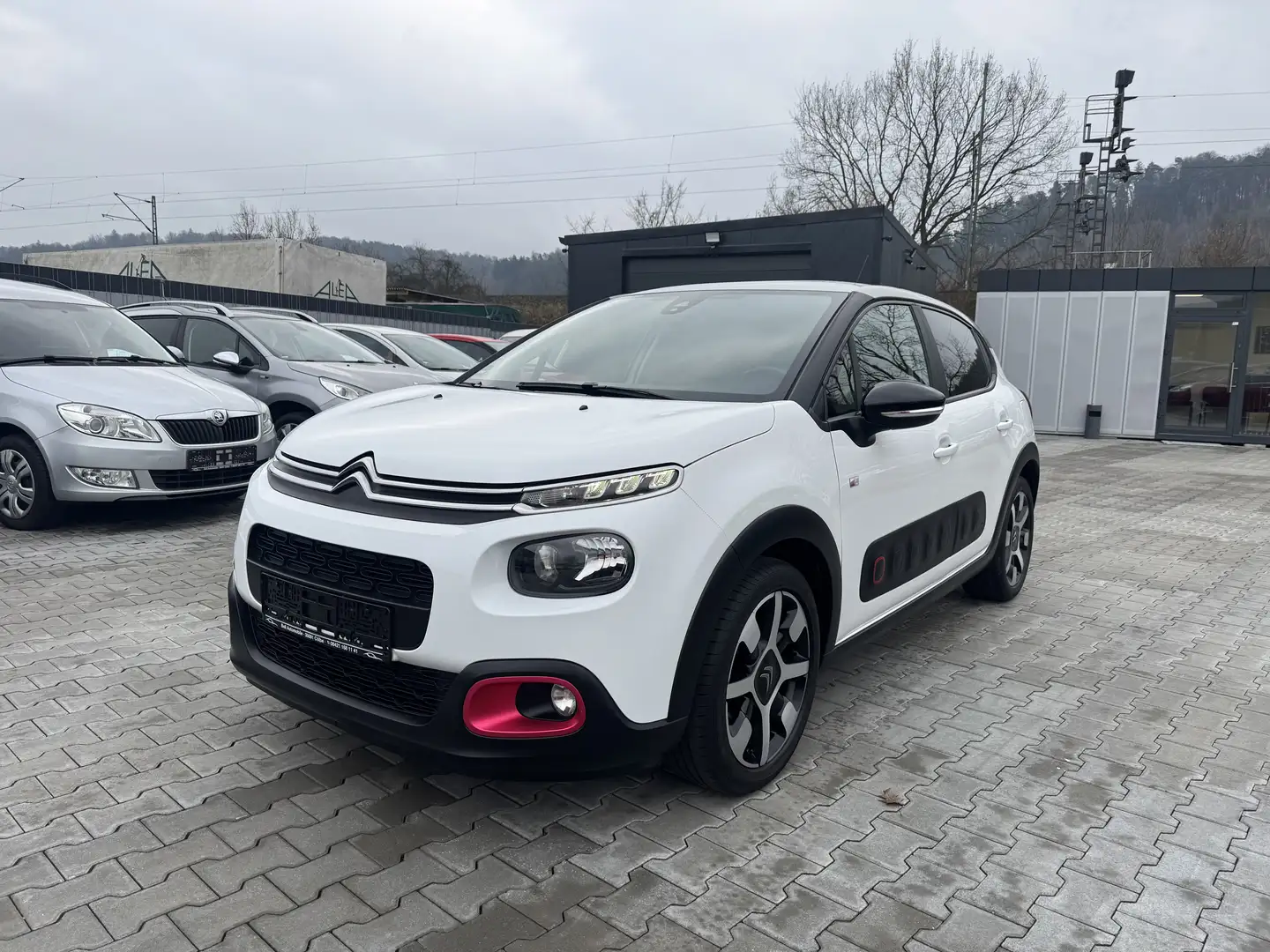 Citroen C3 Elle1,2 Ltr. - 60 kW 12V VTi / R-Kamera / LED Blanc - 1