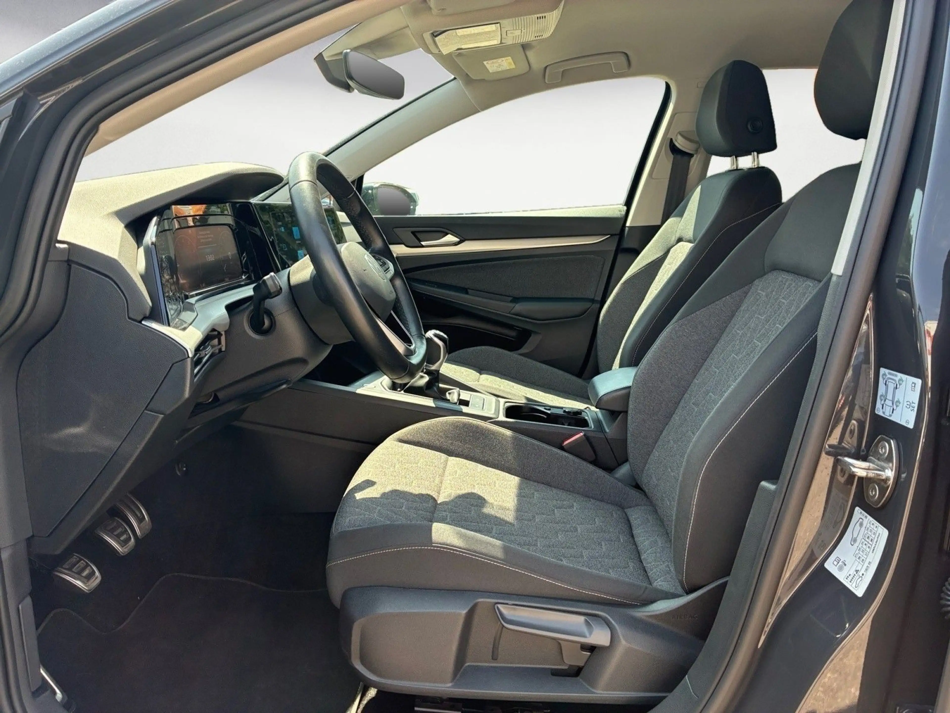 Volkswagen Golf Move PDC*BHZ LENKRAD*SHZ*LED*CARPLAY — photo 9